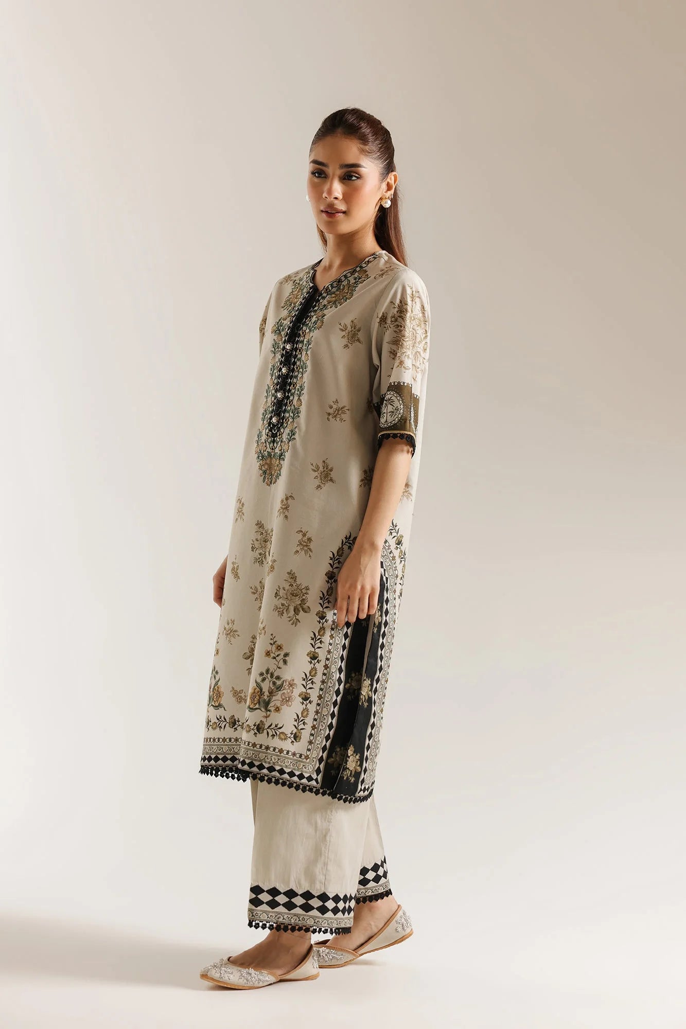 ETHNC EMBROIDERED SUIT (E1009/203/006)