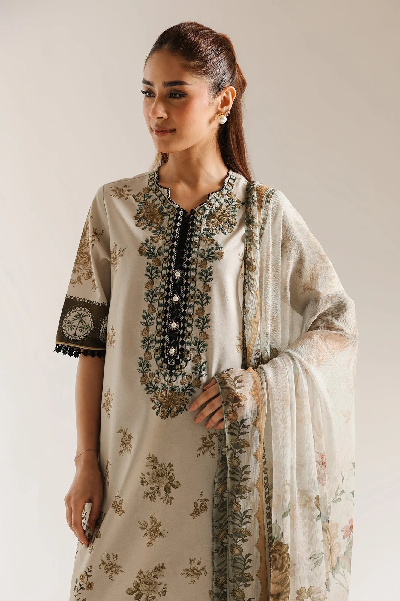 ETHNC EMBROIDERED SUIT (E1009/203/006)