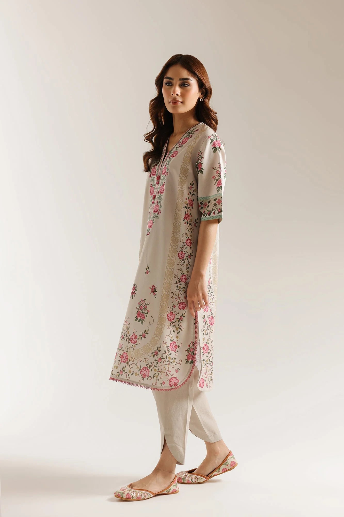 ETHNC EMBROIDERED SUIT (E1015/203/524)