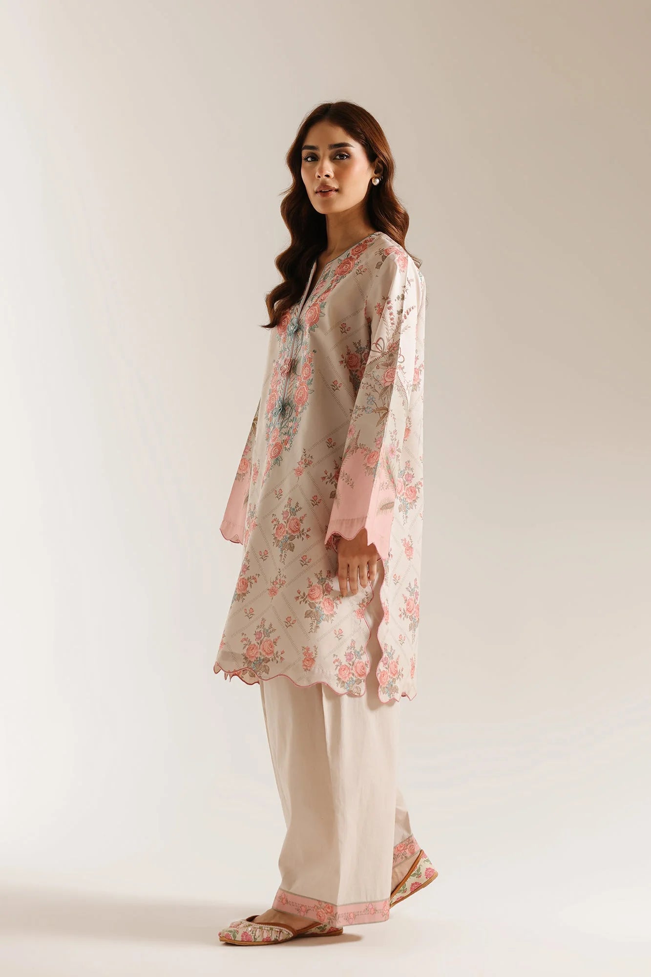 ETHNC EMBROIDERED SUIT (E1018/203/330)