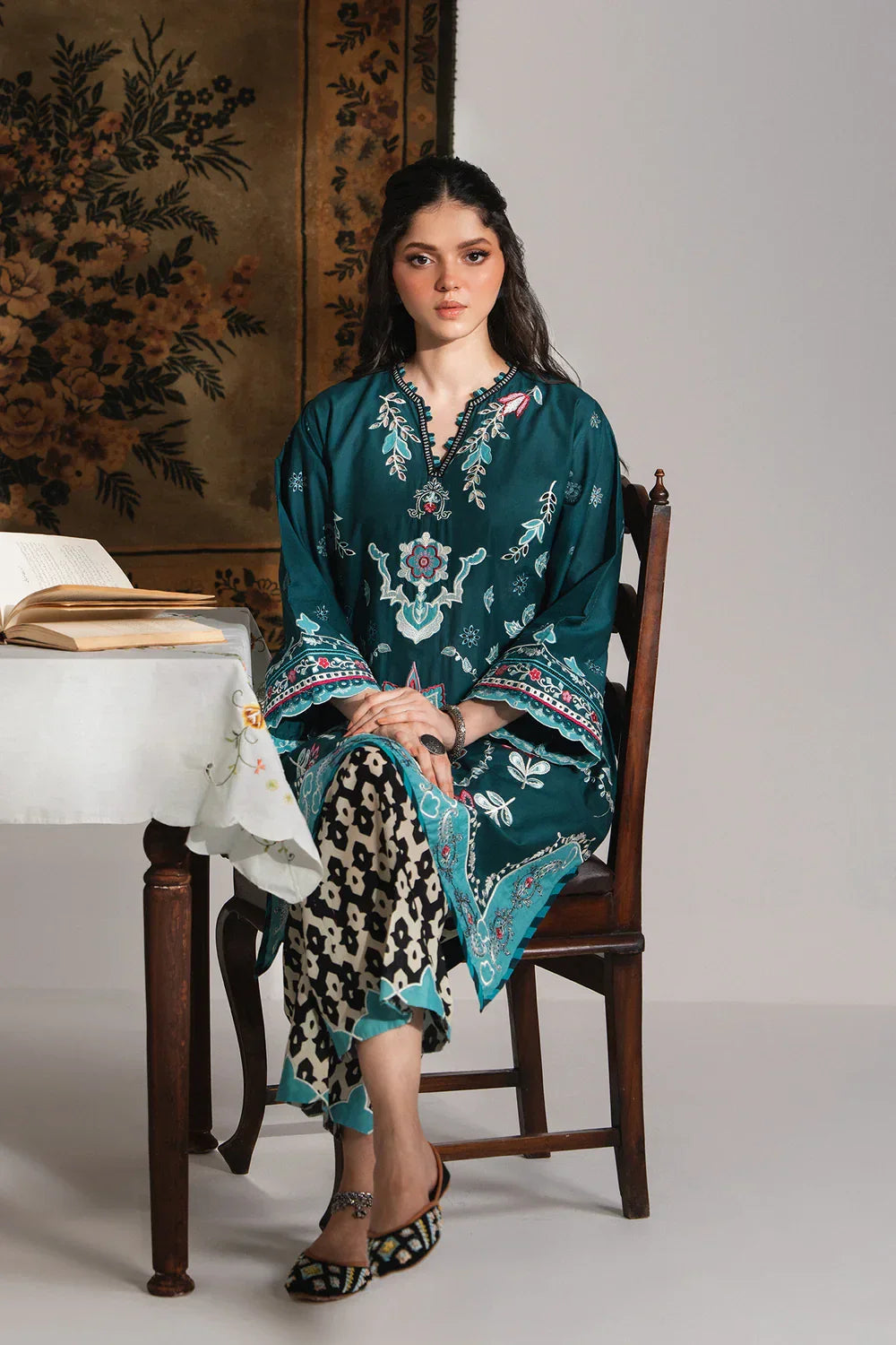 Ethnc Campaign Floral Charm HS'25 Drop-06 - E3280/103/711