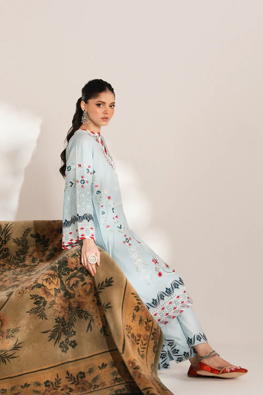 Ethnc Campaign Floral Charm HS'25 Drop-06 - E3317/103/617