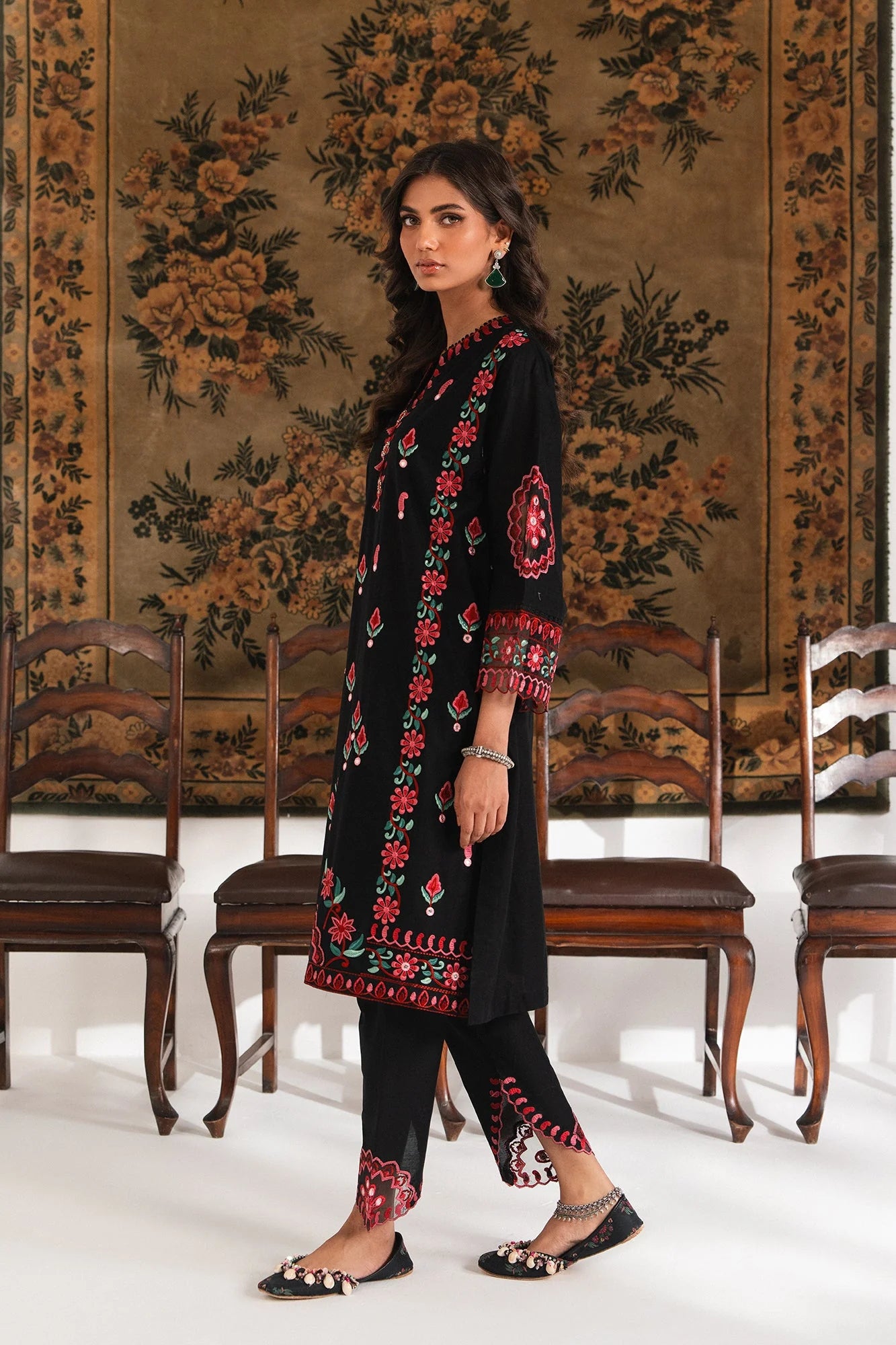 ETHNC EMBROIDERED SUIT (E3390/103/902)