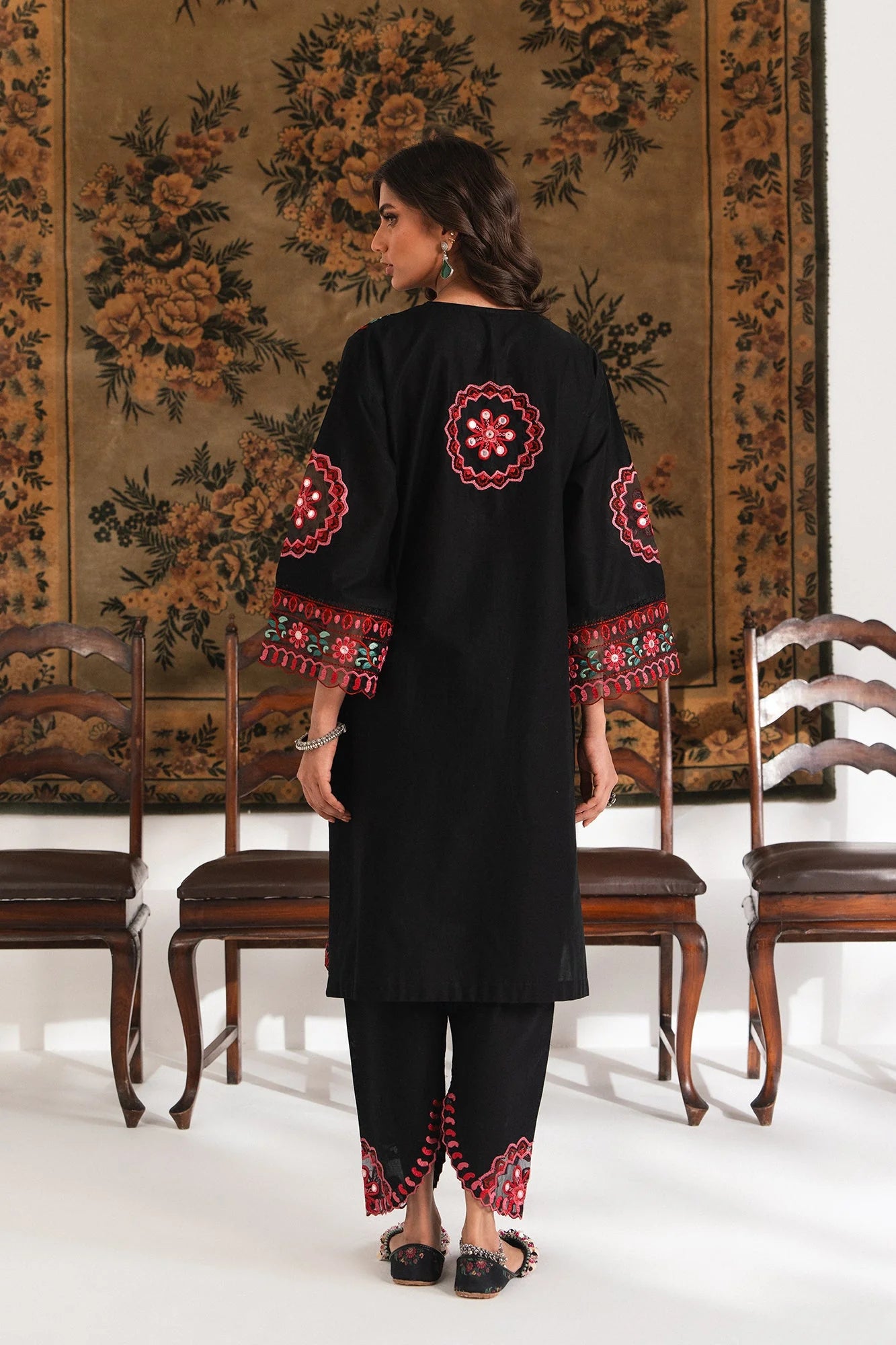 ETHNC EMBROIDERED SUIT (E3390/103/902)