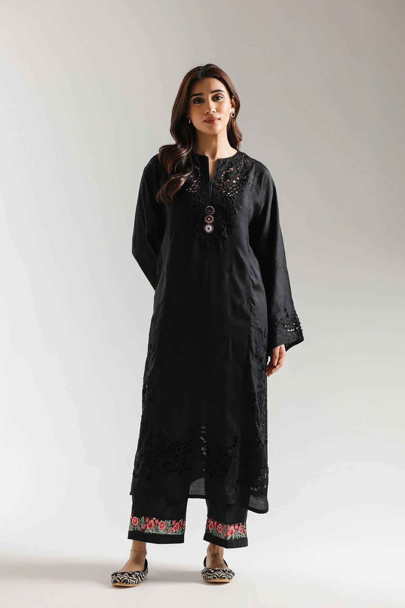 EMBROIDERED SUIT (E3657/103/902)