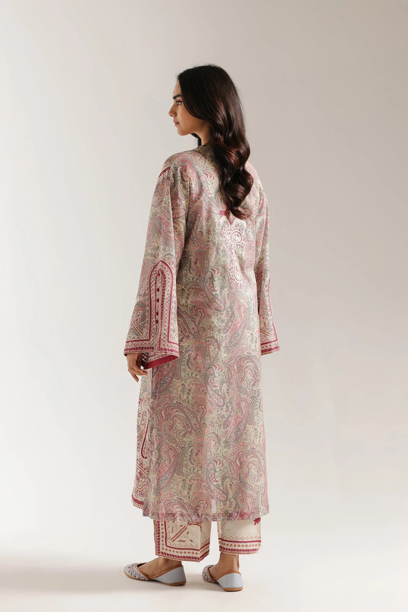 EMBROIDERED SUIT (E4003/103/130)