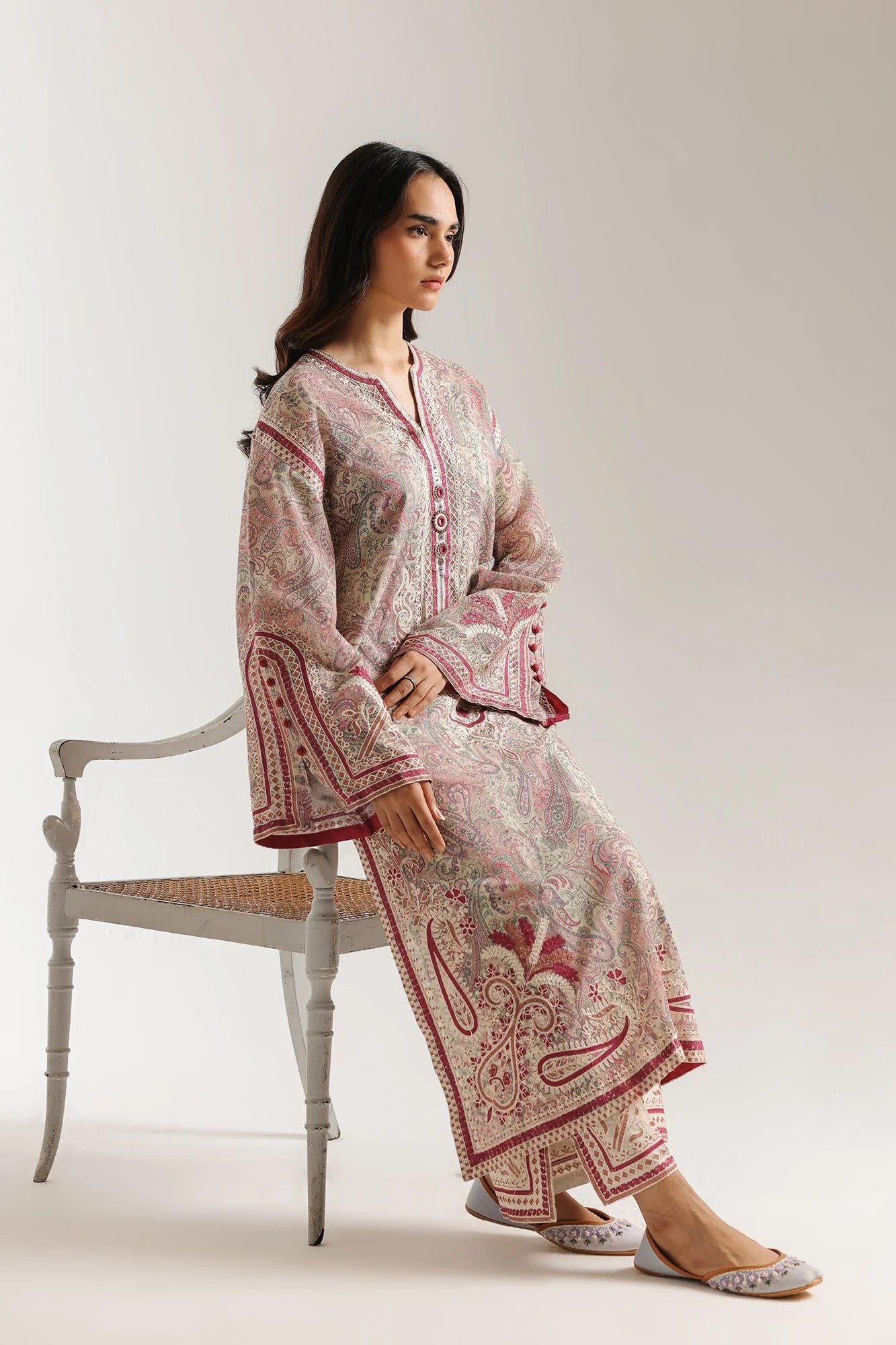 EMBROIDERED SUIT (E4003/103/130)