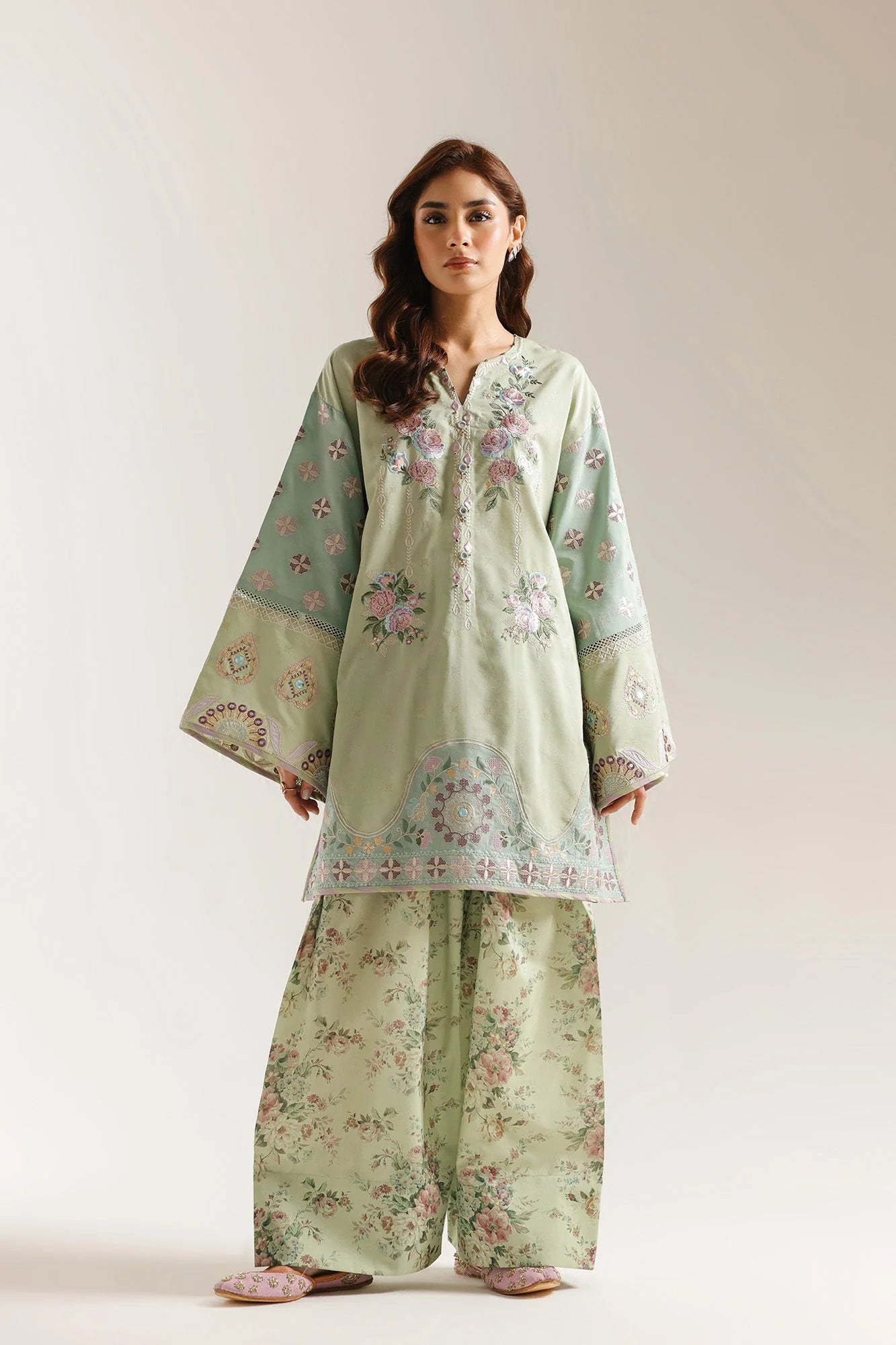 ETHNC EMBROIDERED SUIT (E4005/103/127)
