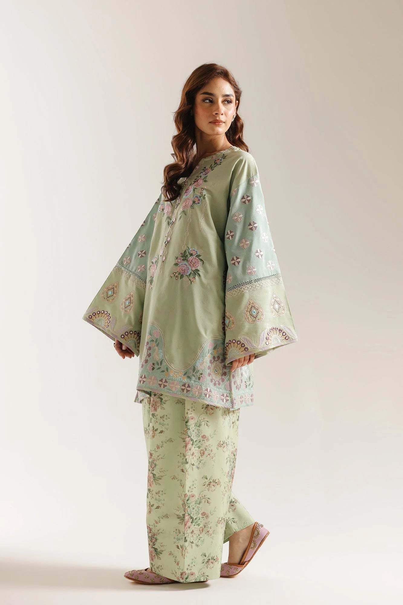 ETHNC EMBROIDERED SUIT (E4005/103/127)