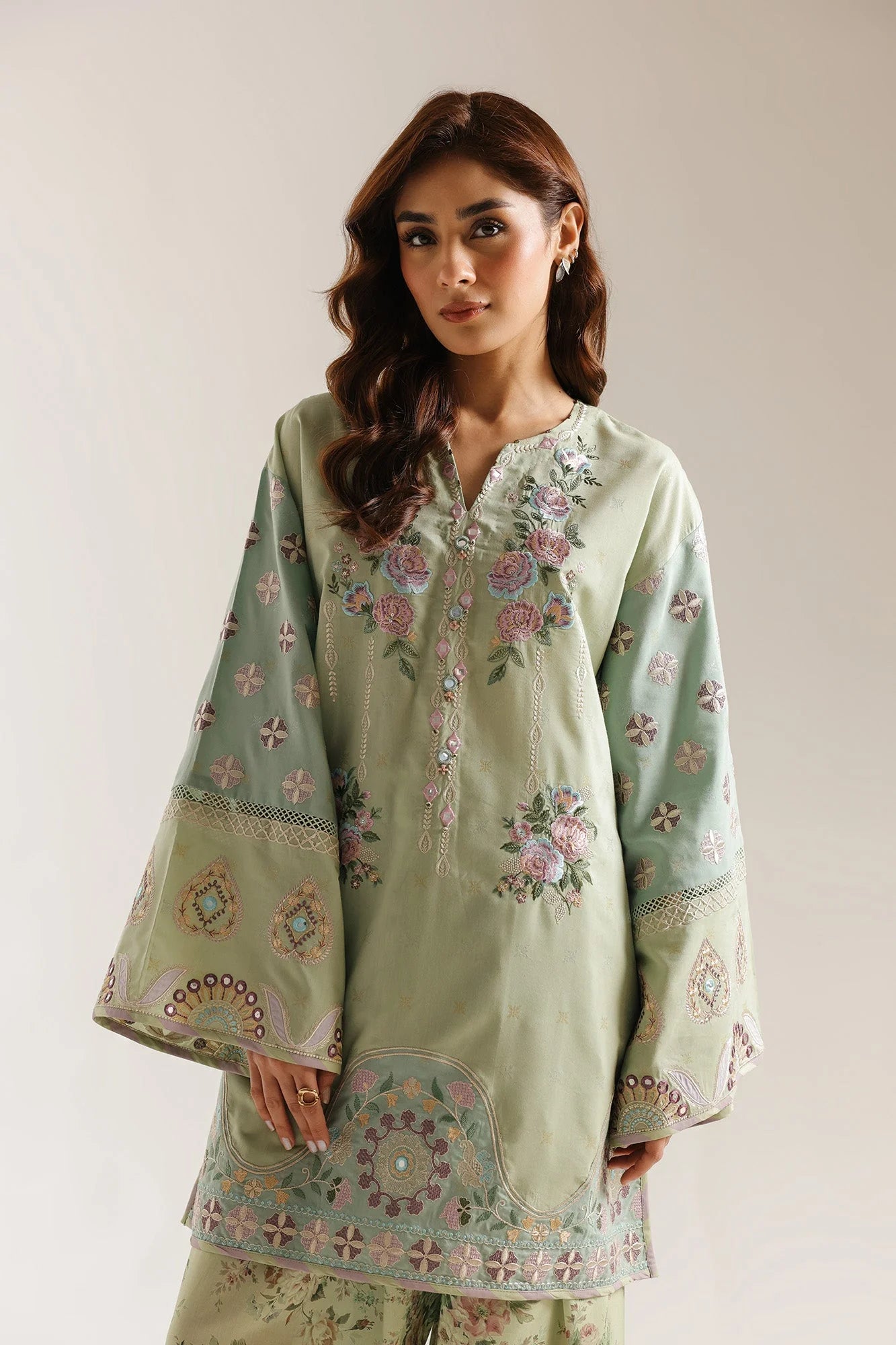 ETHNC EMBROIDERED SUIT (E4005/103/127)