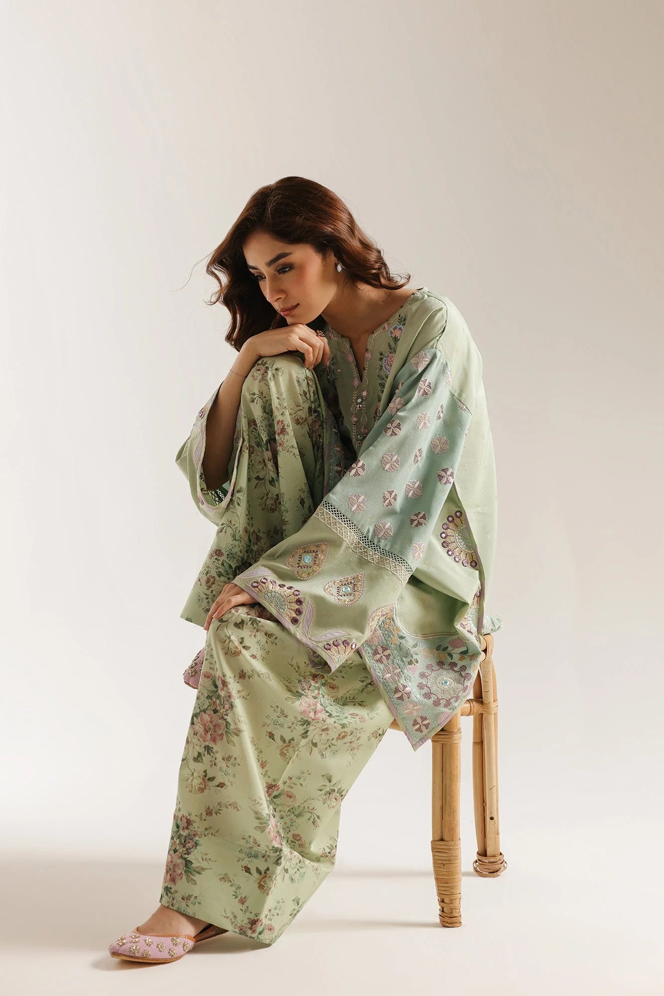 ETHNC EMBROIDERED SUIT (E4005/103/127)