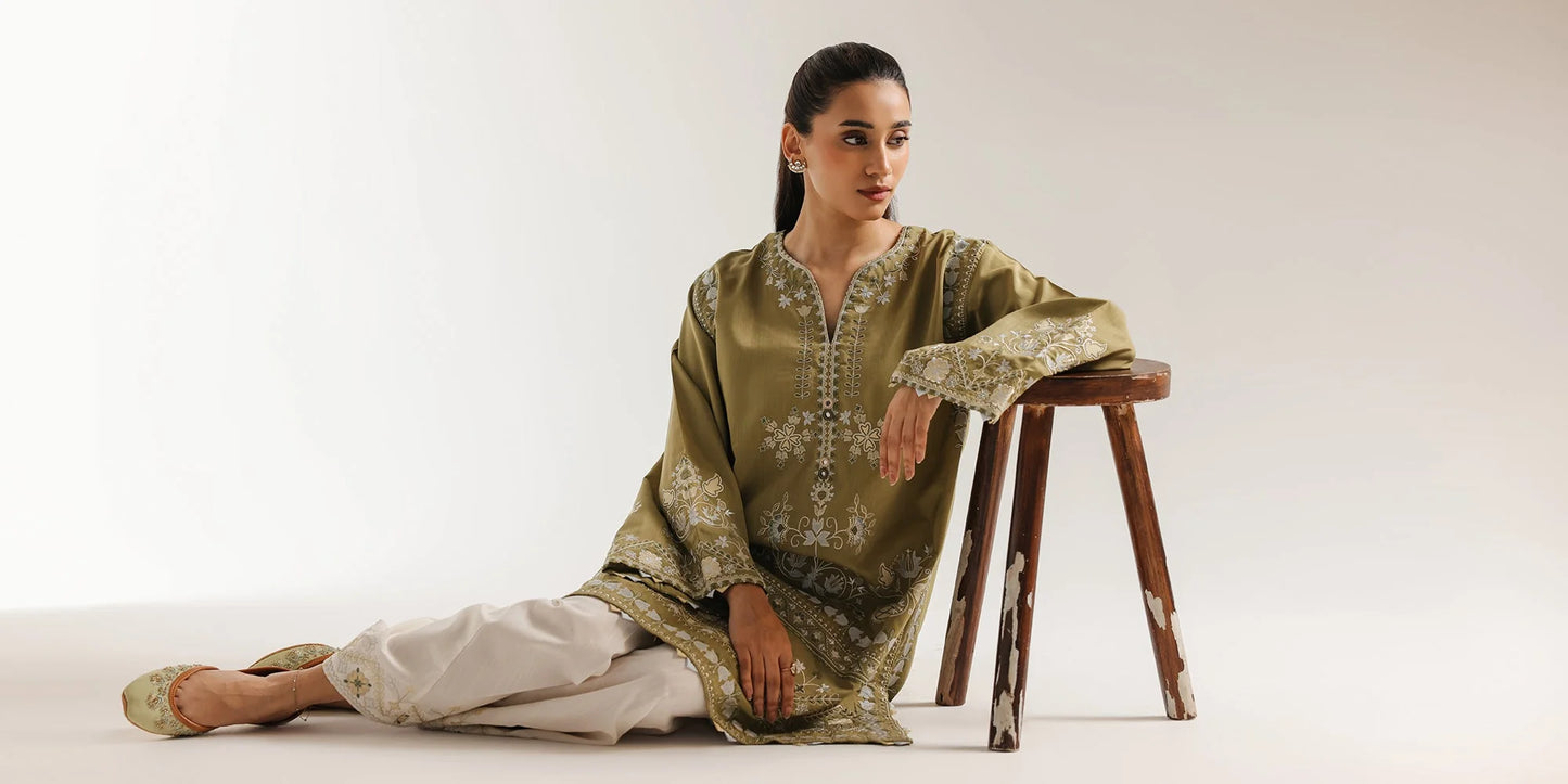 EMBROIDERED SUIT (E4011/103/121)