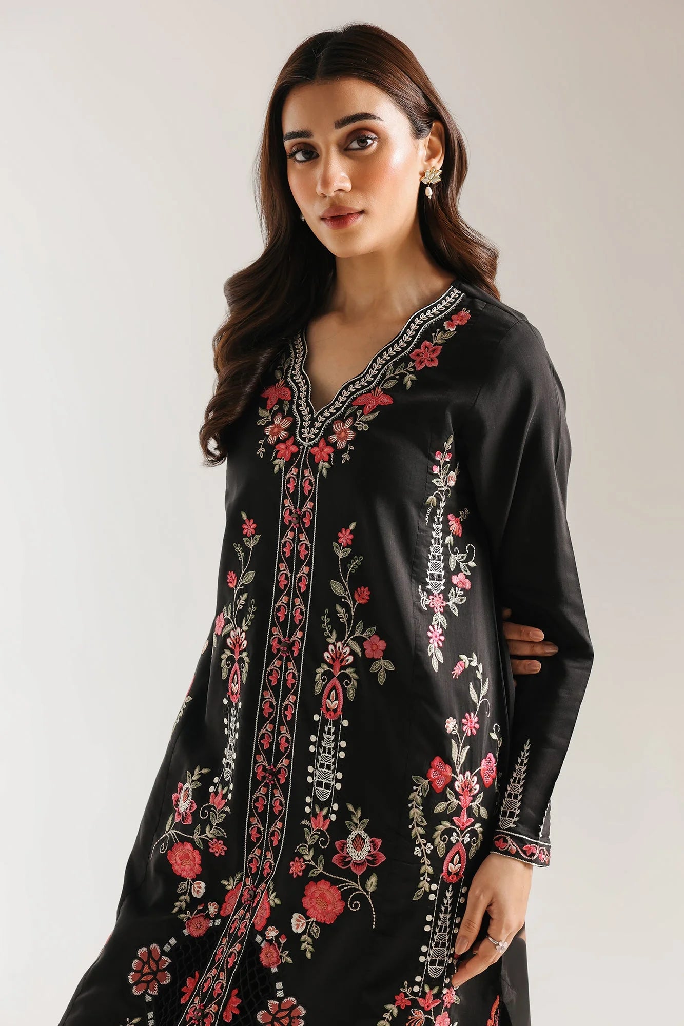 EMBROIDERED SUIT (E4013/103/901)