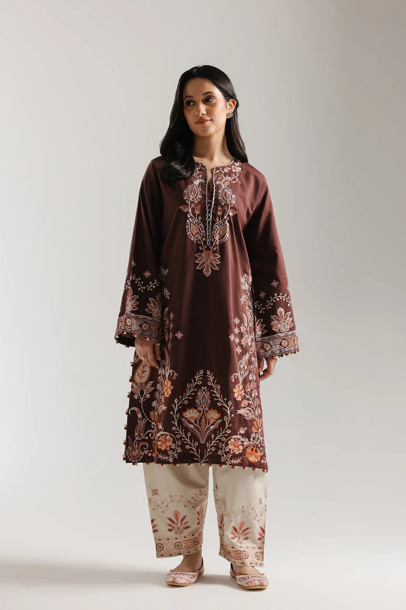 EMBROIDERED SUIT (E4018/103/203)