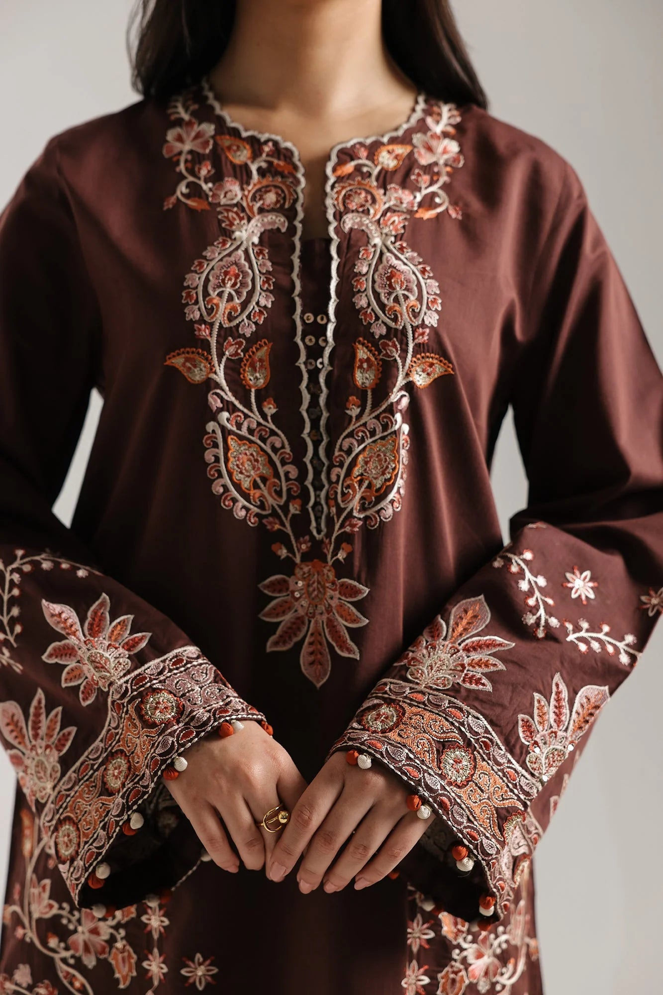 EMBROIDERED SUIT (E4018/103/203)