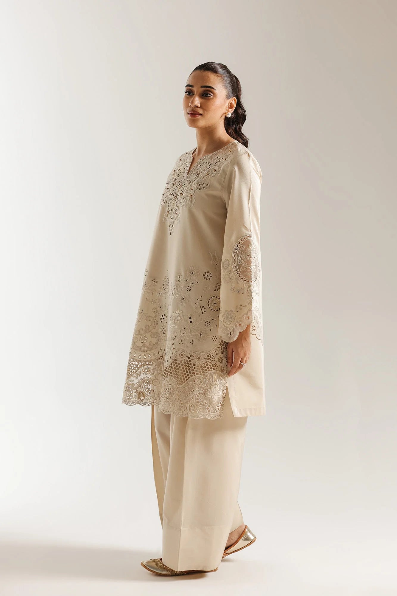 EMBROIDERED SUIT (E4022/103/006)