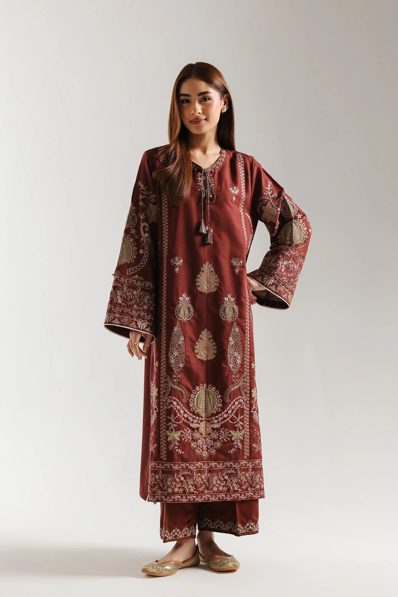 EMBROIDERED SUIT (E4026/103/803)