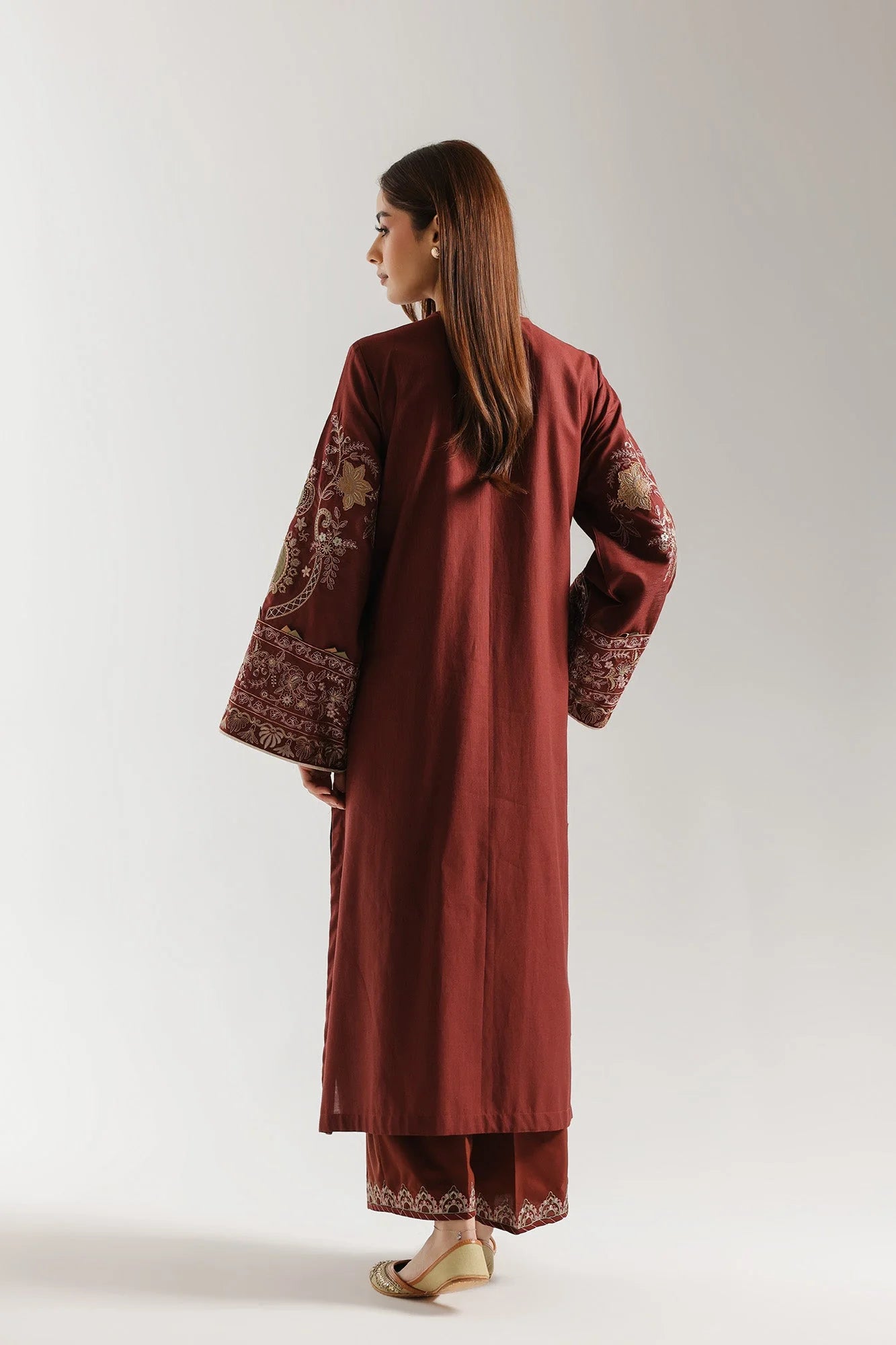 EMBROIDERED SUIT (E4026/103/803)