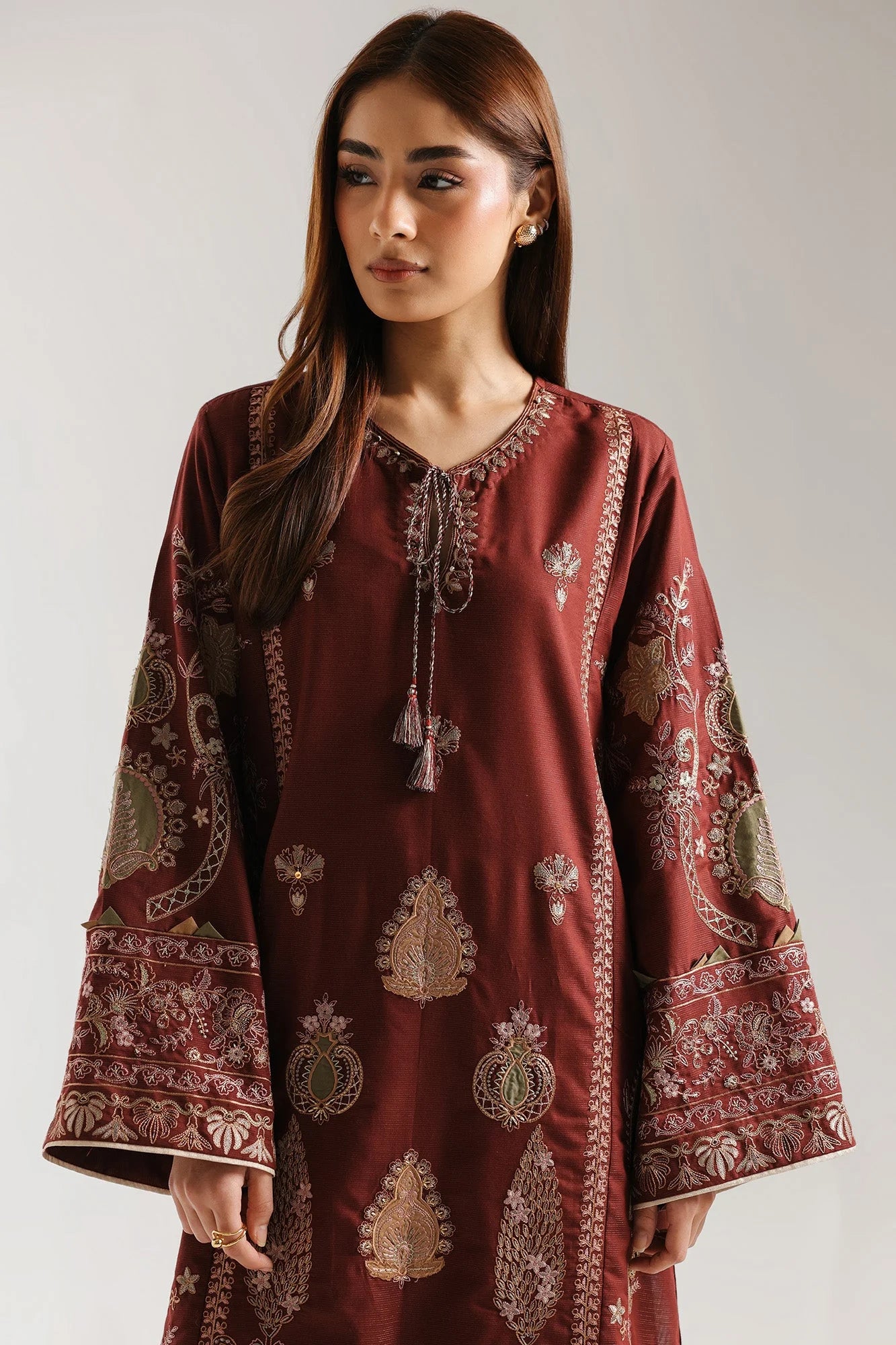 EMBROIDERED SUIT (E4026/103/803)