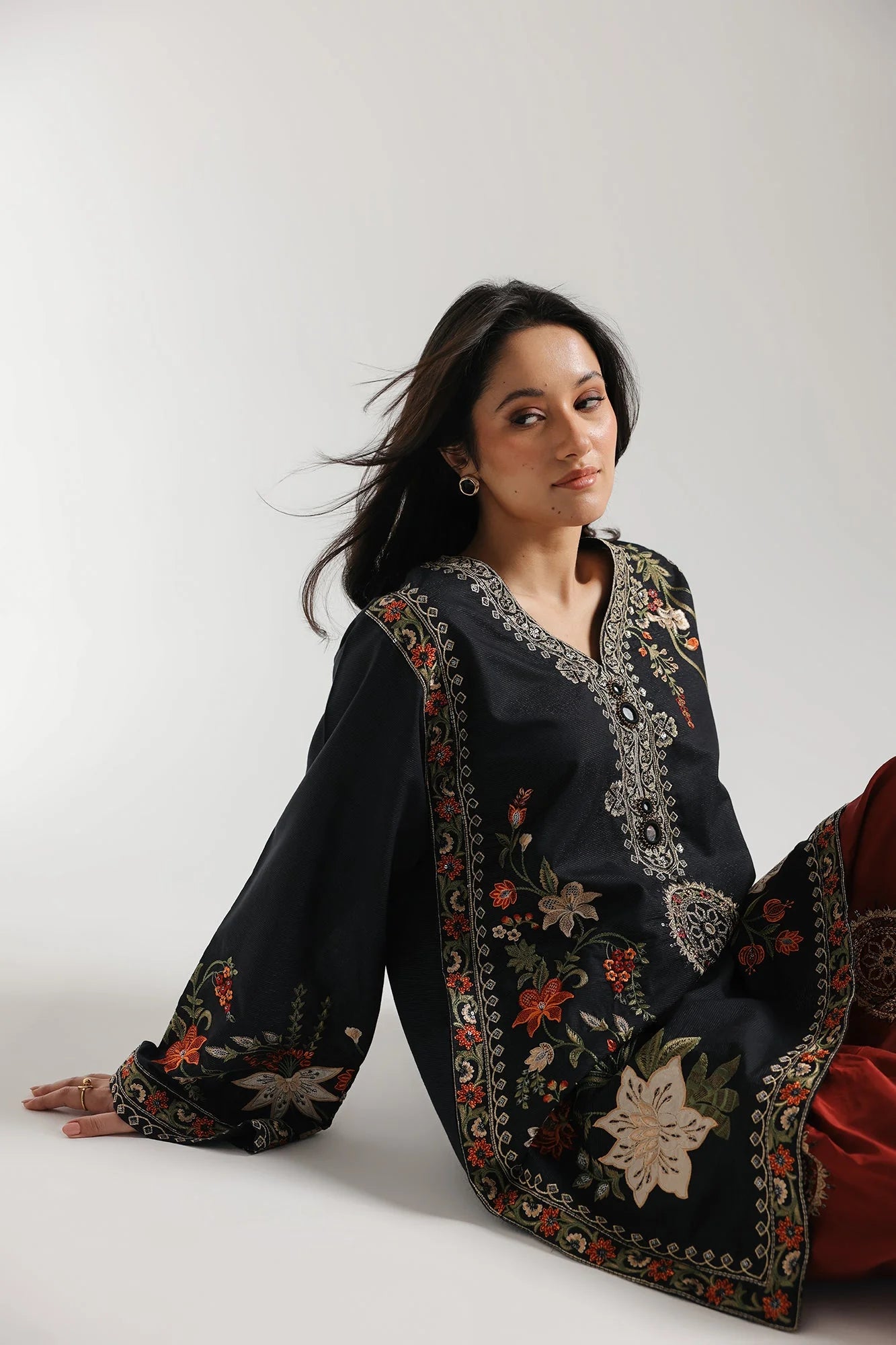 EMBROIDERED SUIT (E4027/103/902)