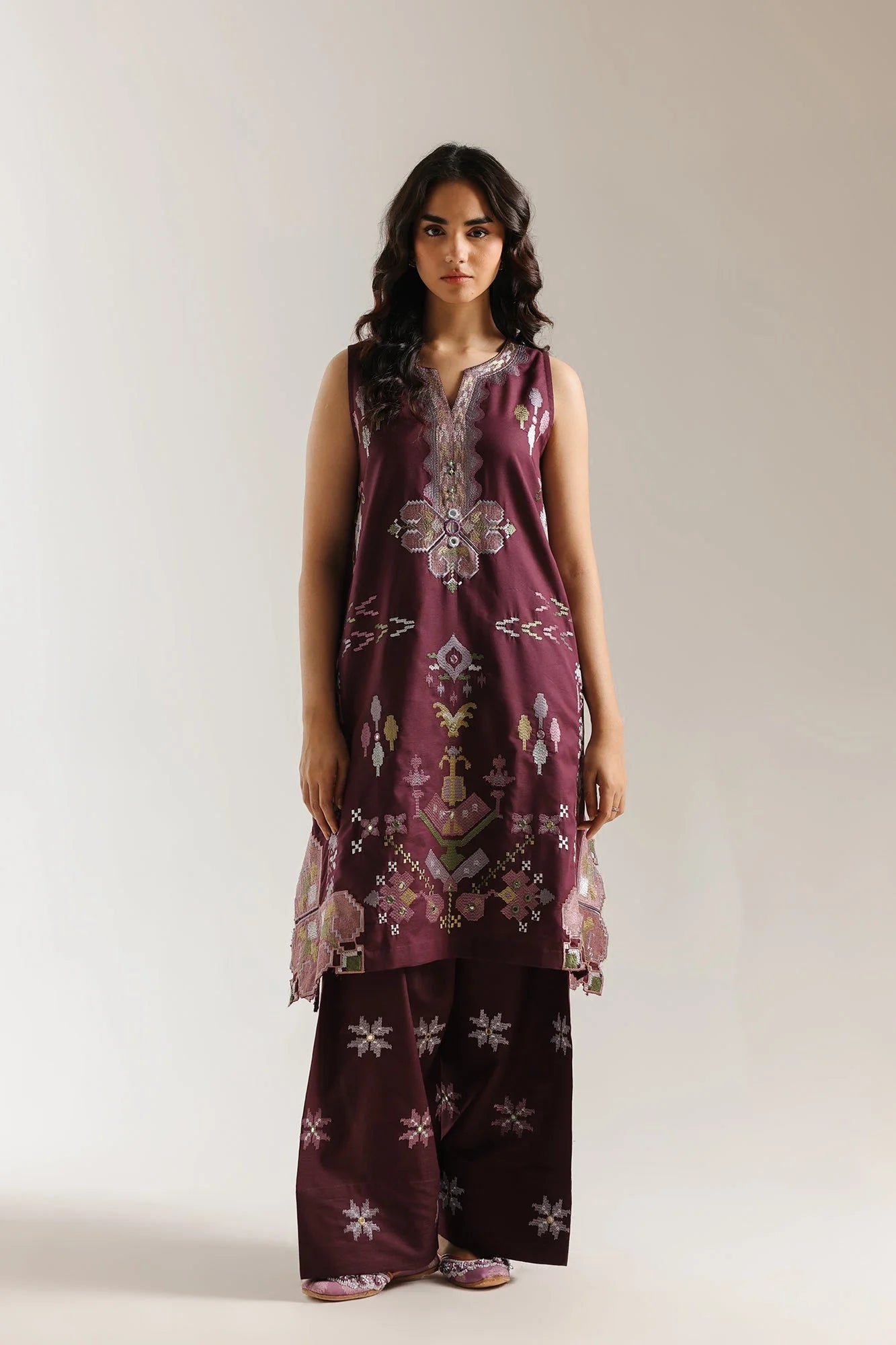ETHNC EMBROIDERED SUIT (E4029/103/403)