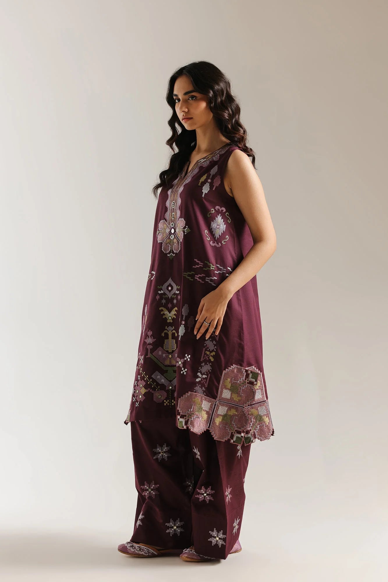ETHNC EMBROIDERED SUIT (E4029/103/403)