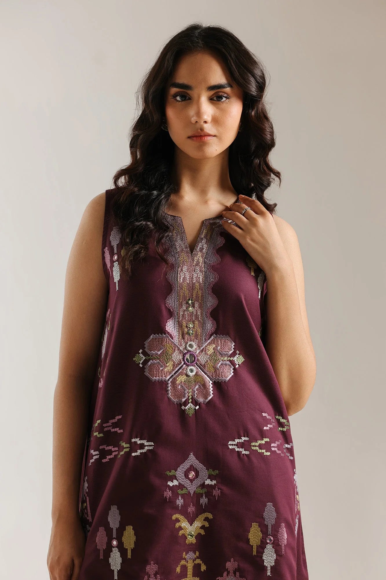 ETHNC EMBROIDERED SUIT (E4029/103/403)