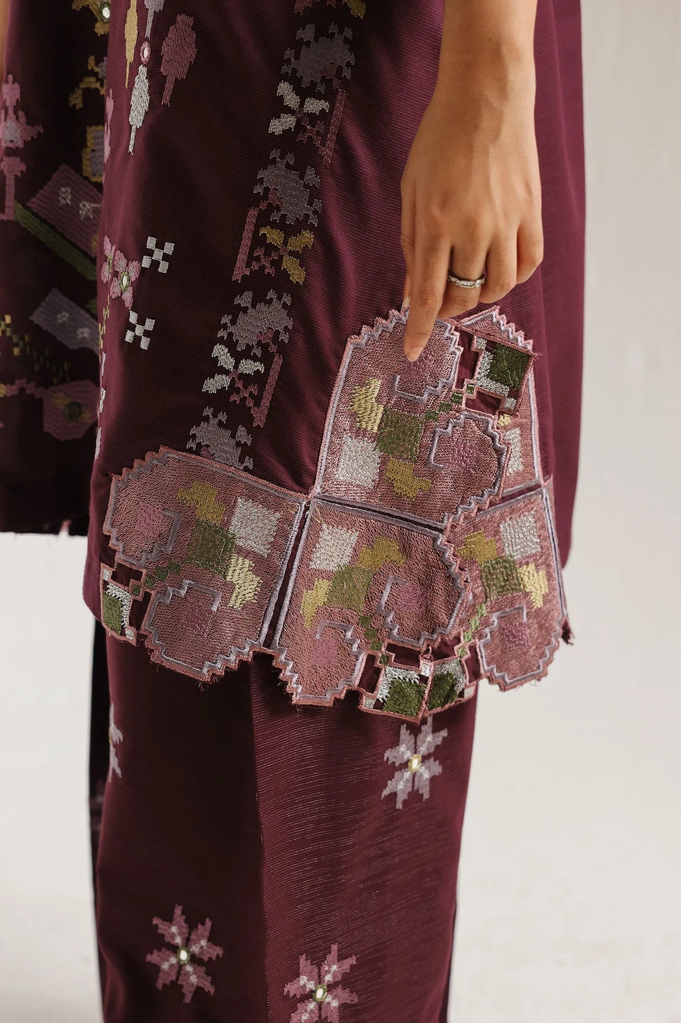 ETHNC EMBROIDERED SUIT (E4029/103/403)