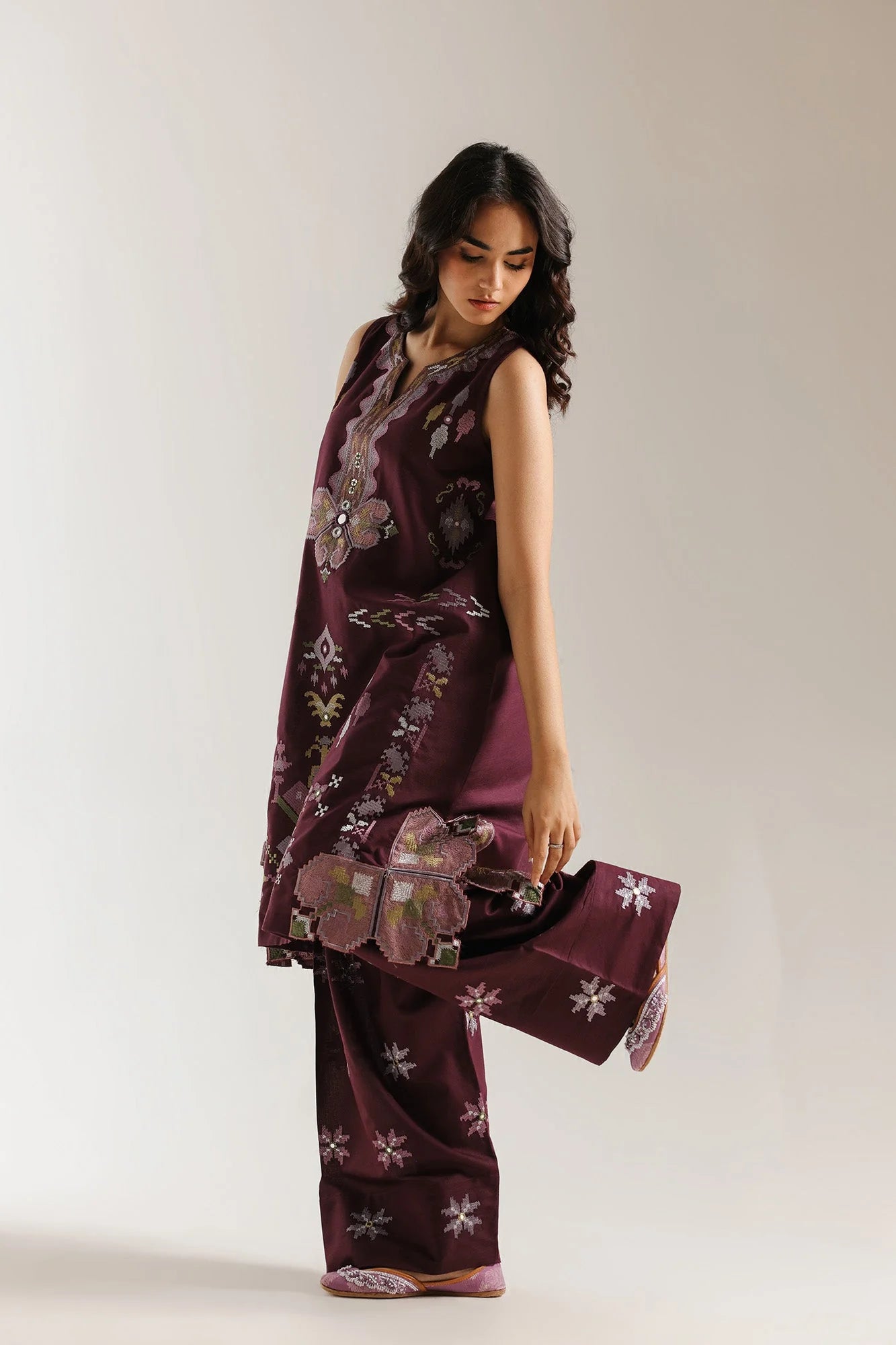 ETHNC EMBROIDERED SUIT (E4029/103/403)