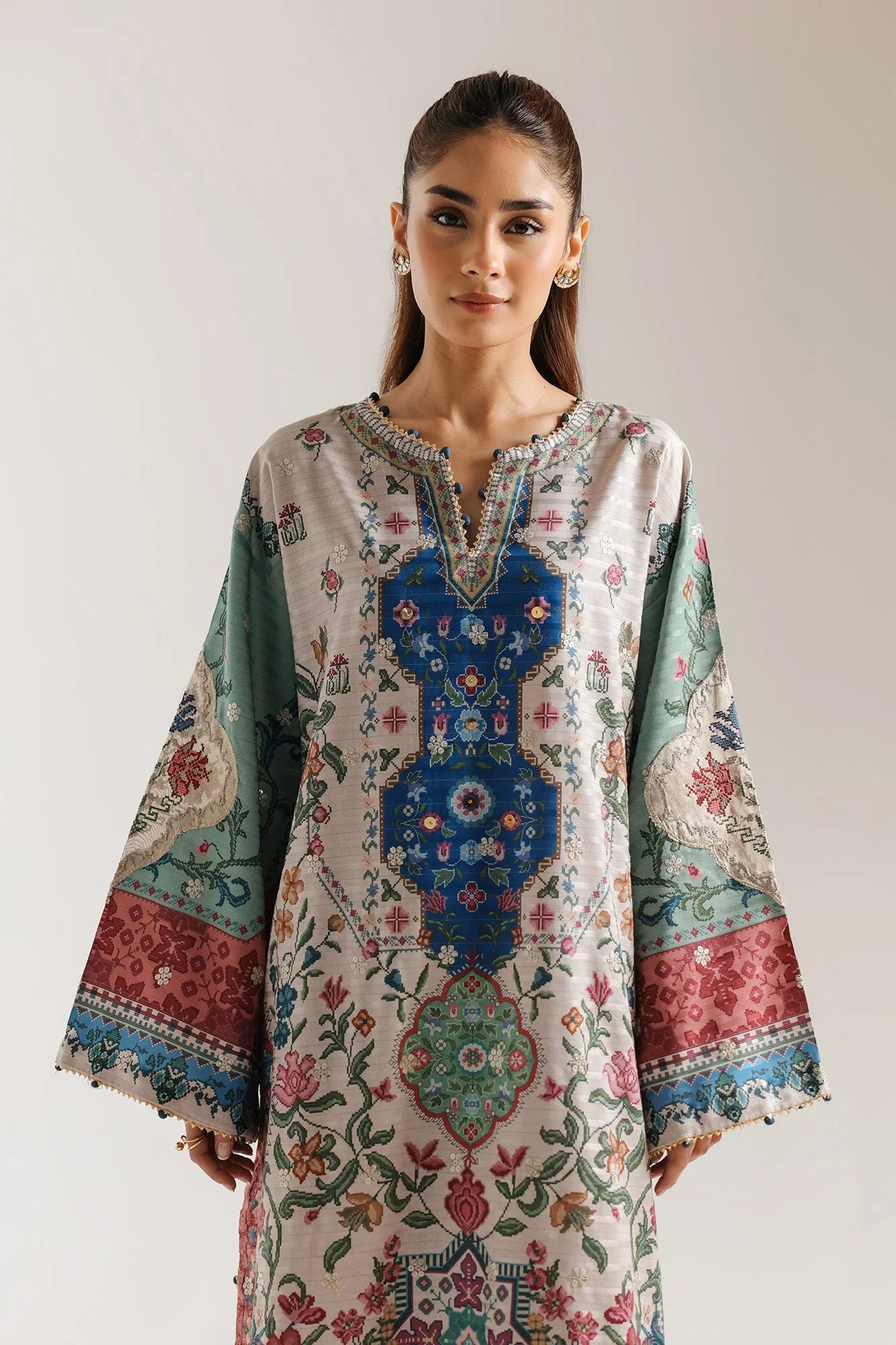 EMBROIDERED SUIT (E4035/103/817)