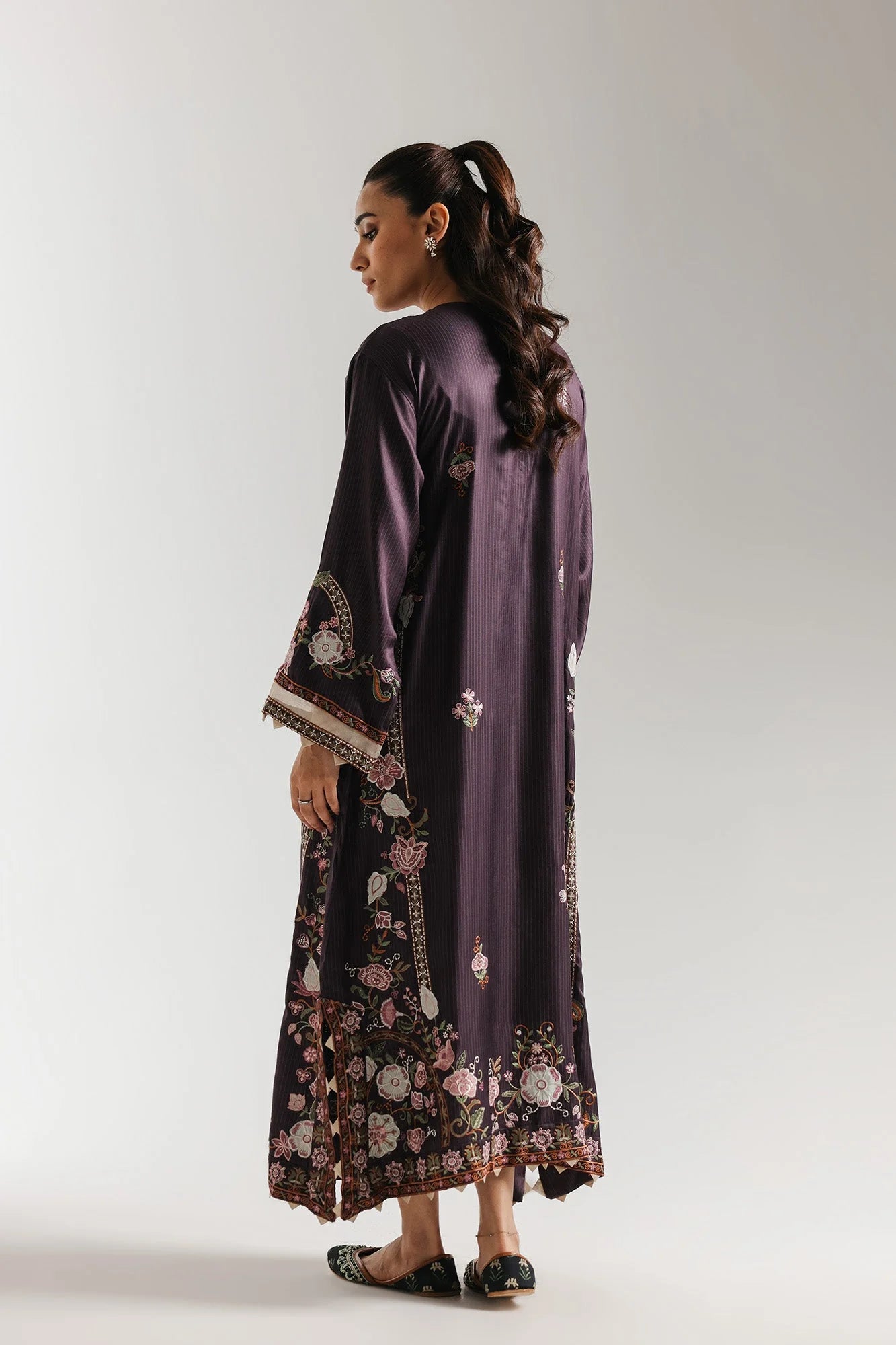 EMBROIDERED KAFTAN (E4038/103/518)