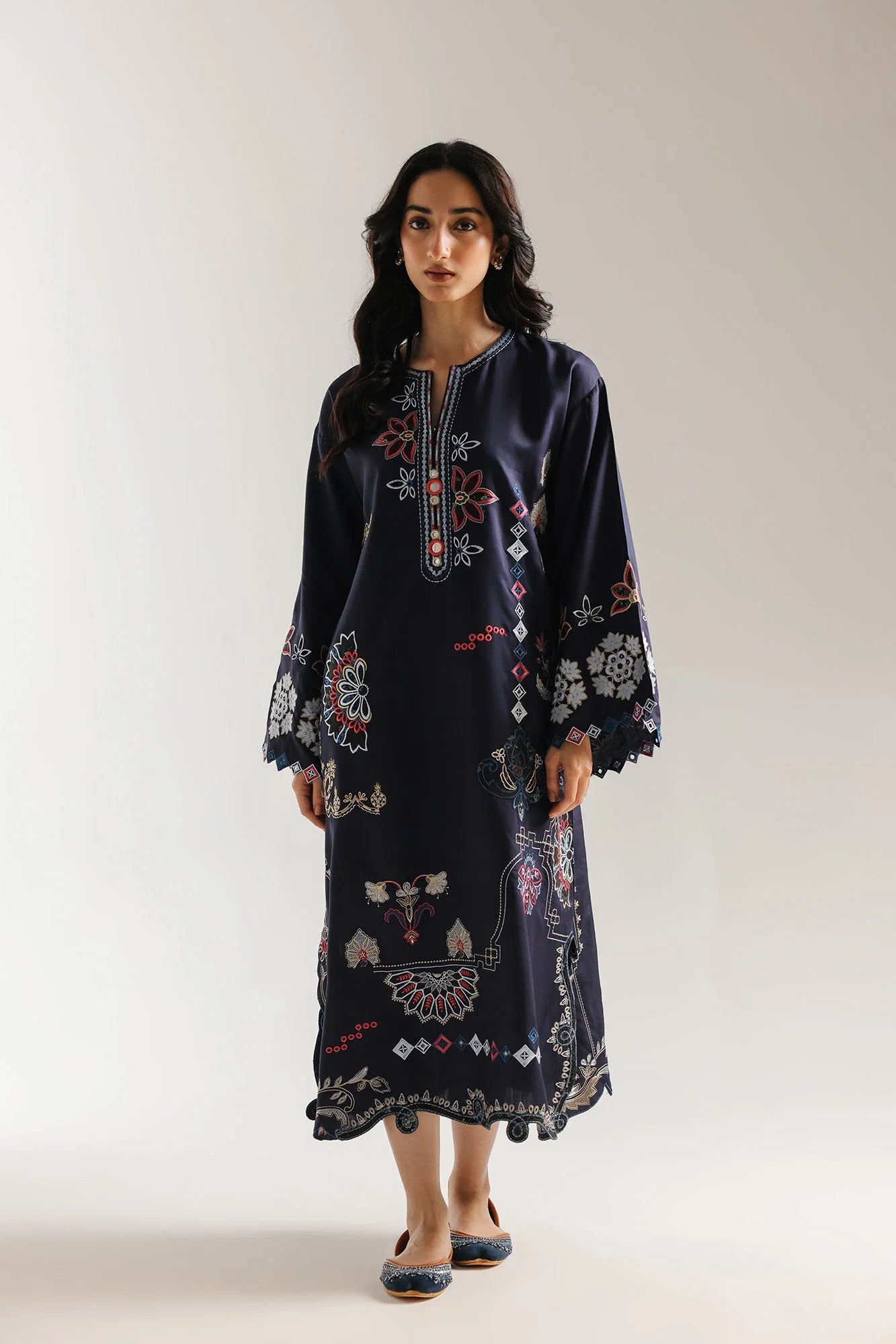 EMBROIDERED SHIRT (E4040/103/618)