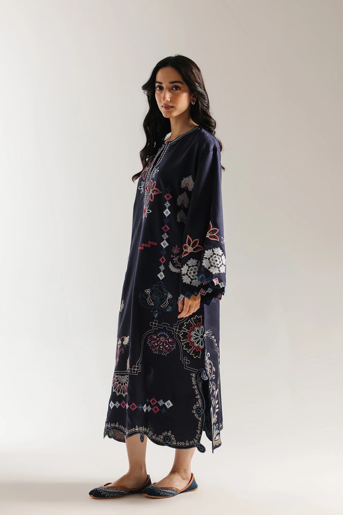 EMBROIDERED SHIRT (E4040/103/618)