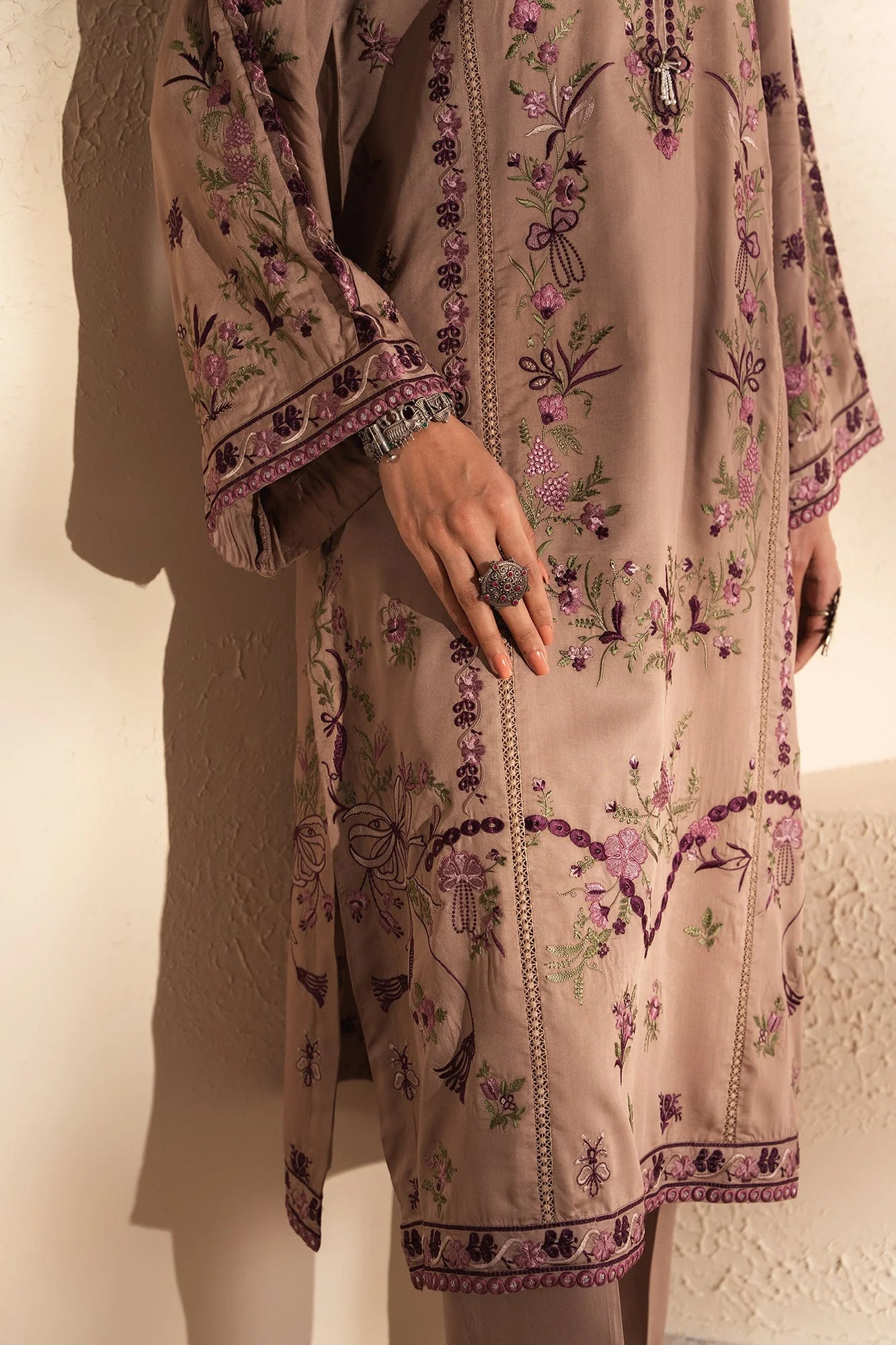 ETHNC EMBROIDERED SUIT (E4042/103/805)