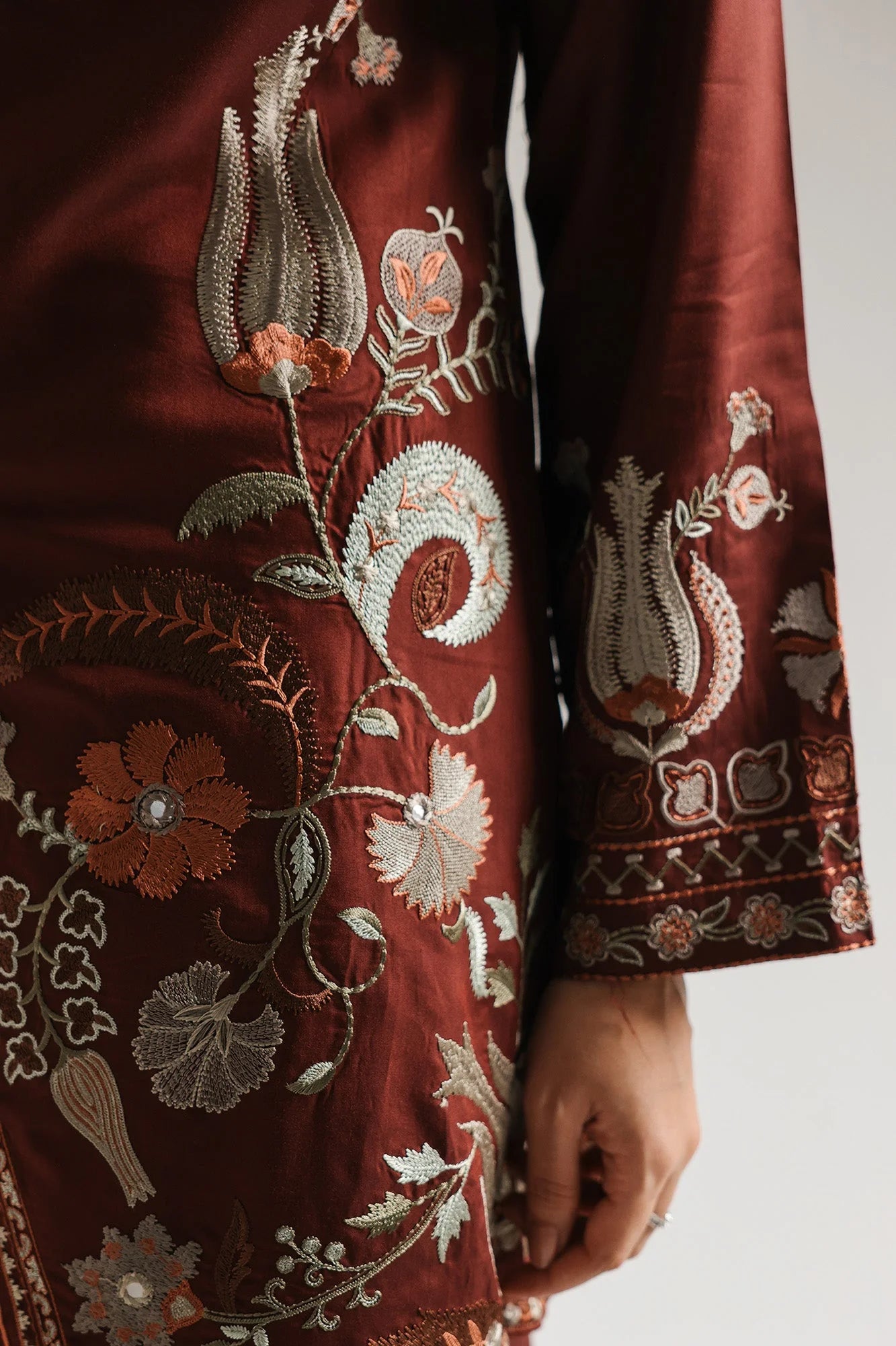 ETHNC EMBROIDERED SUIT (E4043/103/306)