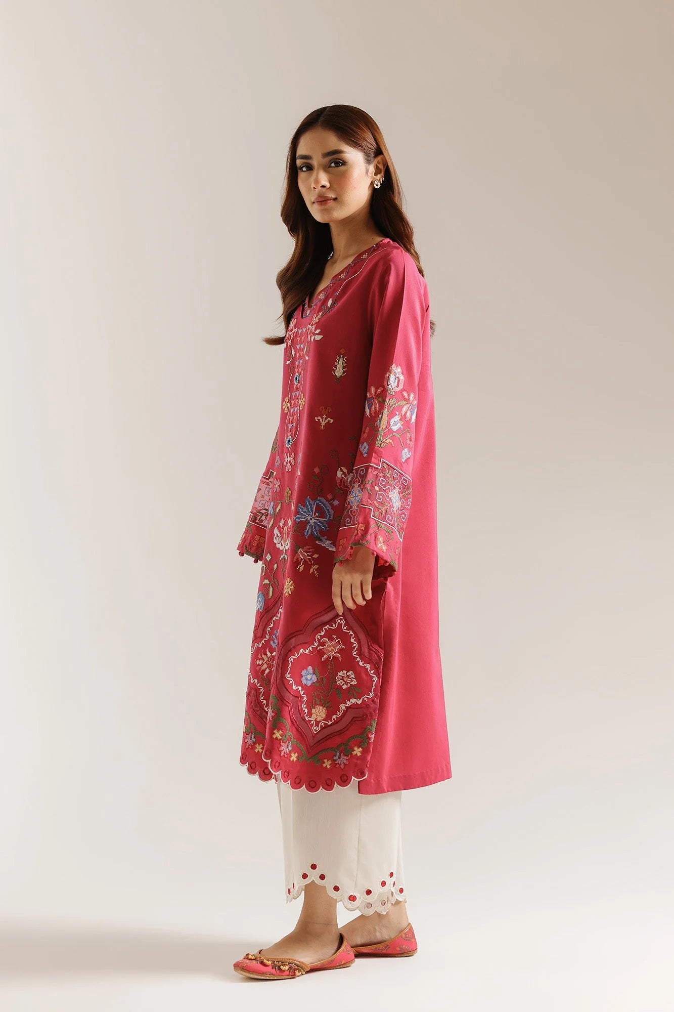 EMBROIDERED SUIT (E4045/103/409)