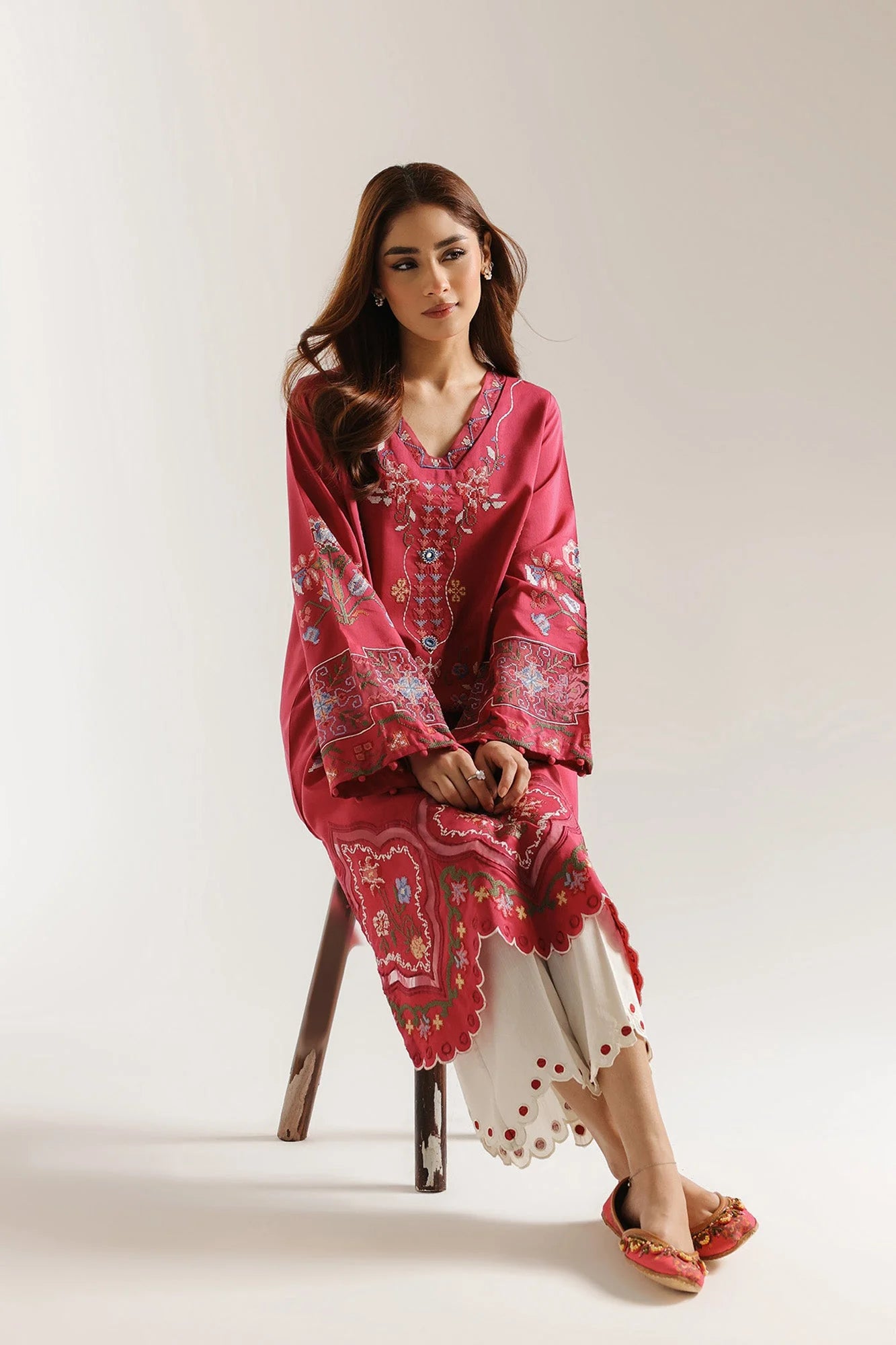 EMBROIDERED SUIT (E4045/103/409)