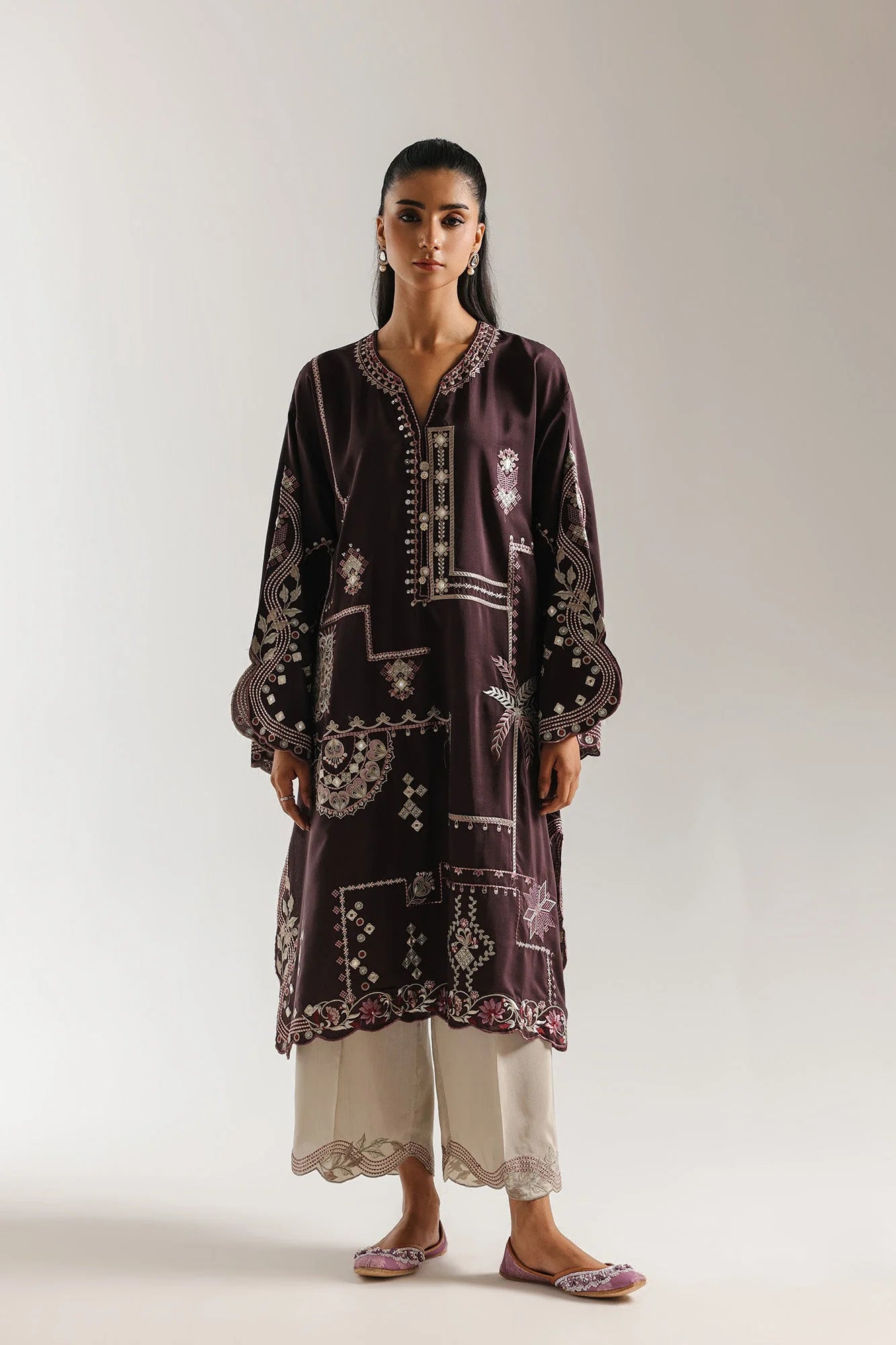 EMBROIDERED SUIT (E4049/103/516)