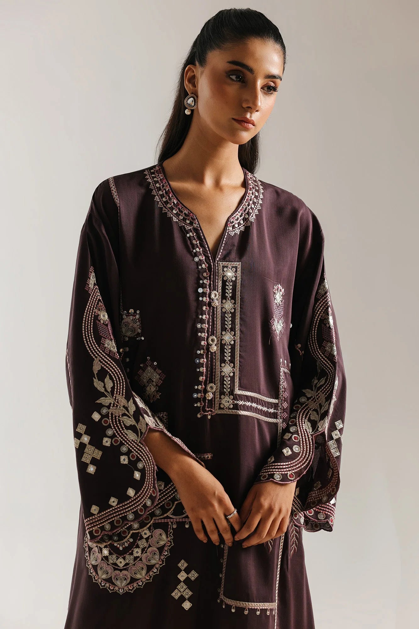 EMBROIDERED SUIT (E4049/103/516)