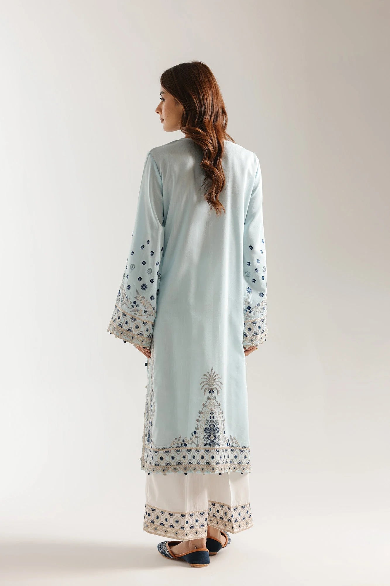 EMBROIDERED SUIT (E4051/103/636)