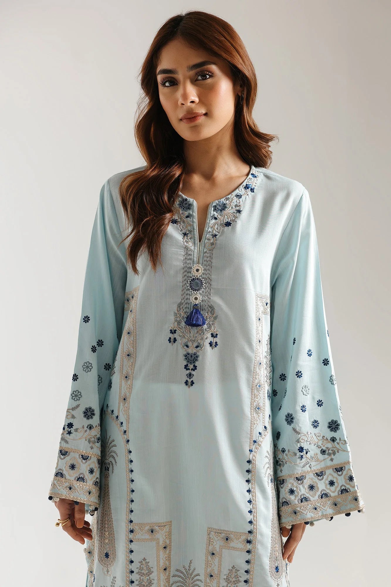EMBROIDERED SUIT (E4051/103/636)