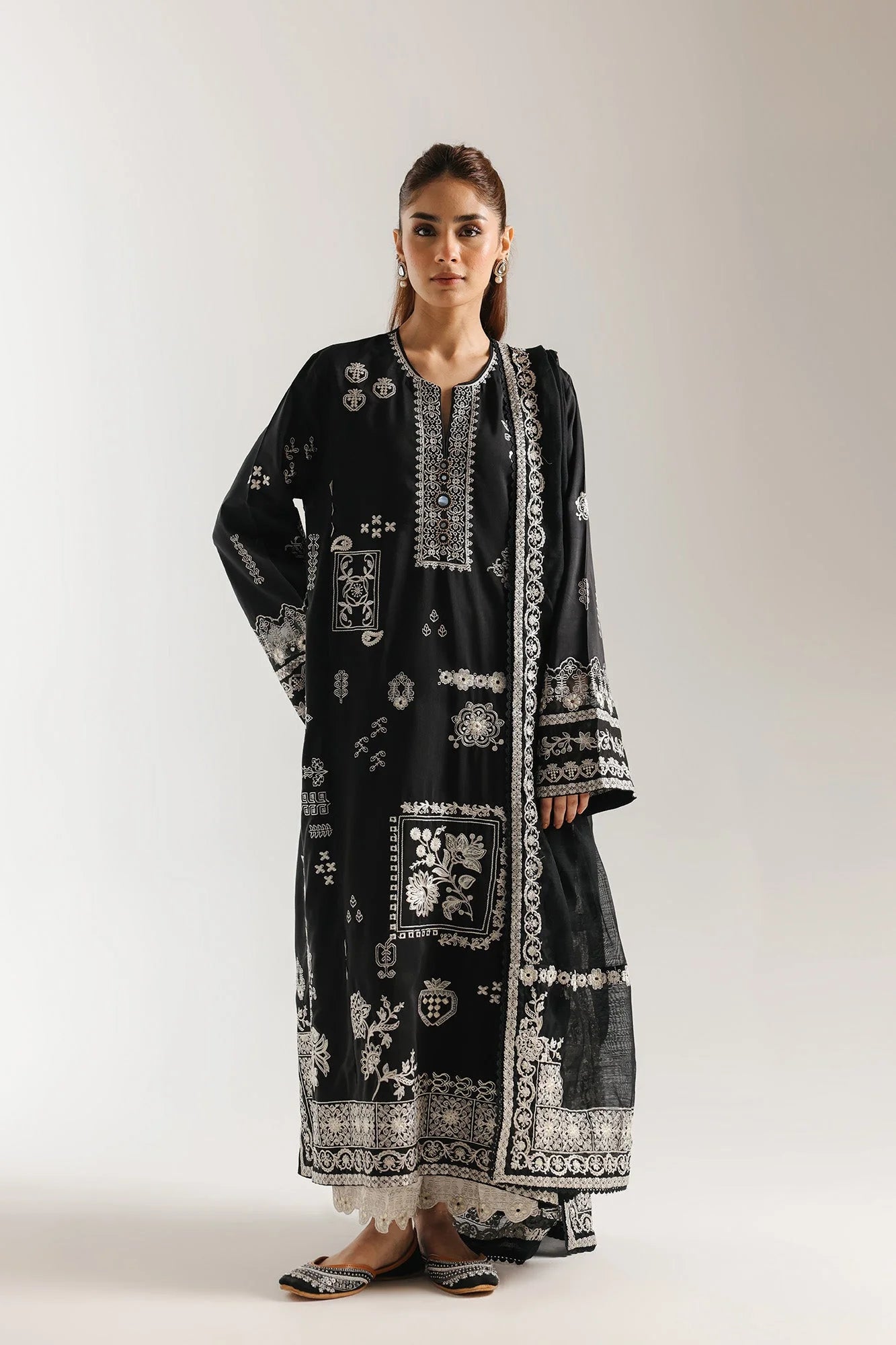 EMBROIDERED SUIT (E4052/103/902)