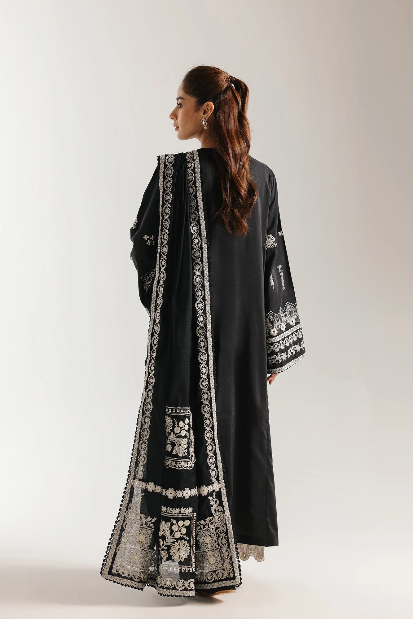EMBROIDERED SUIT (E4052/103/902)