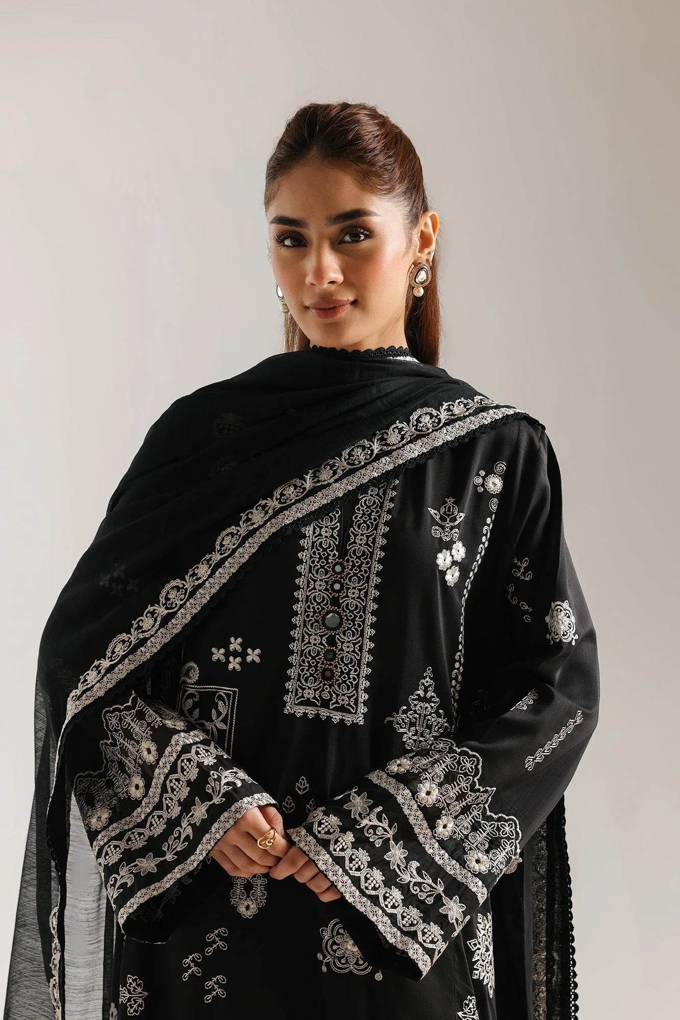 EMBROIDERED SUIT (E4052/103/902)