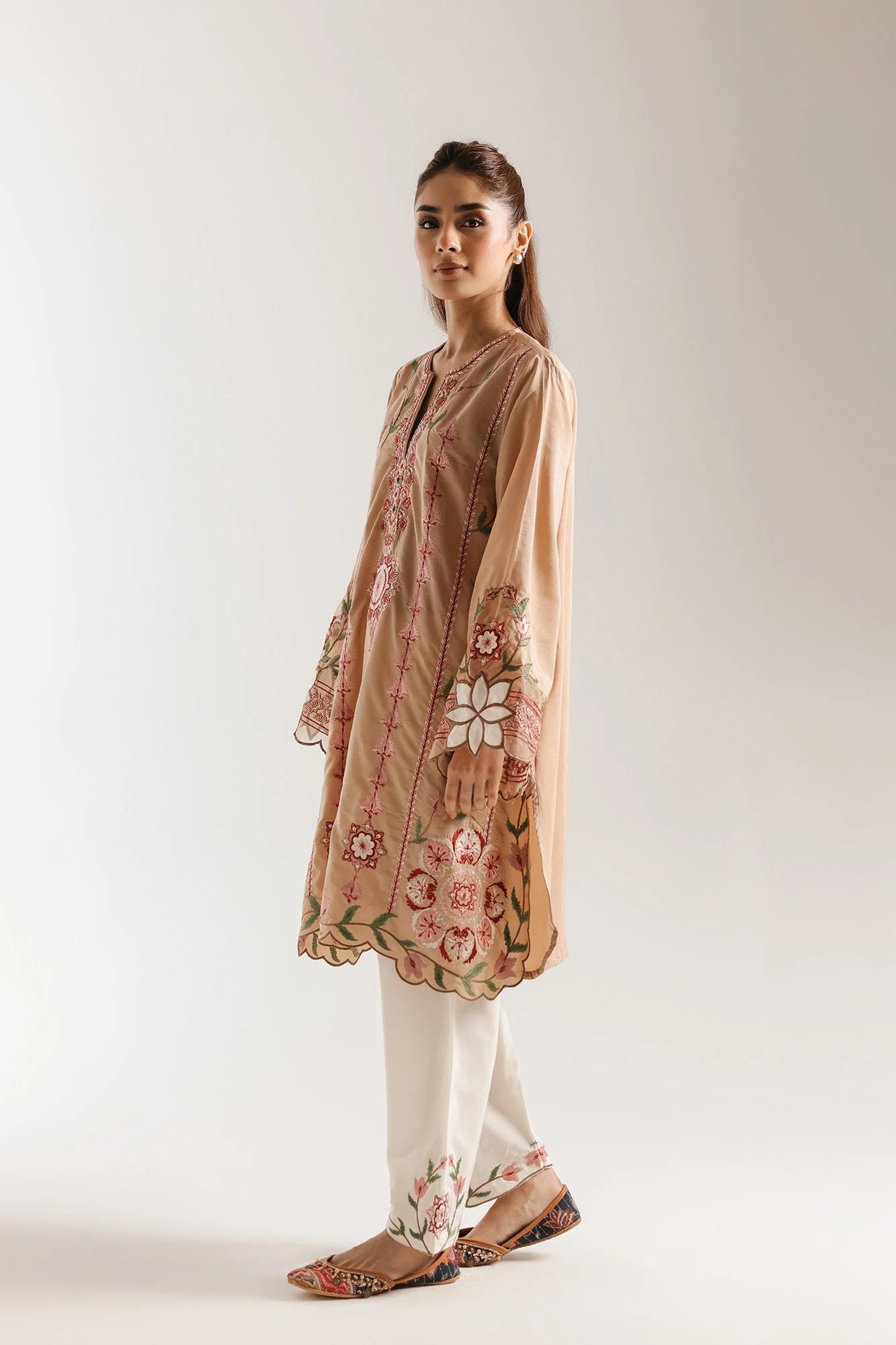EMBROIDERED SUIT (E4055/103/113)