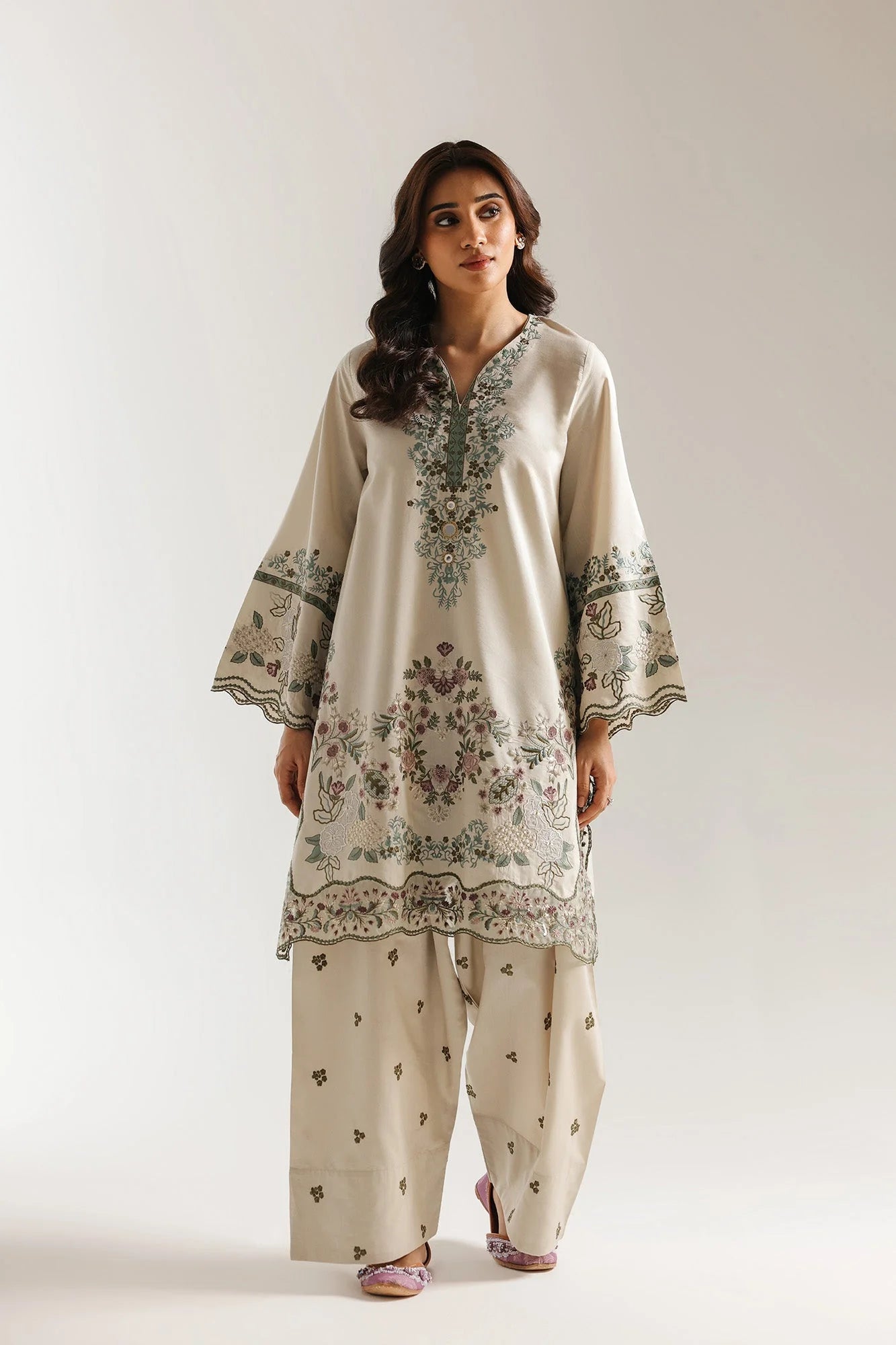 ETHNC EMBROIDERED SUIT (E4056/103/006)