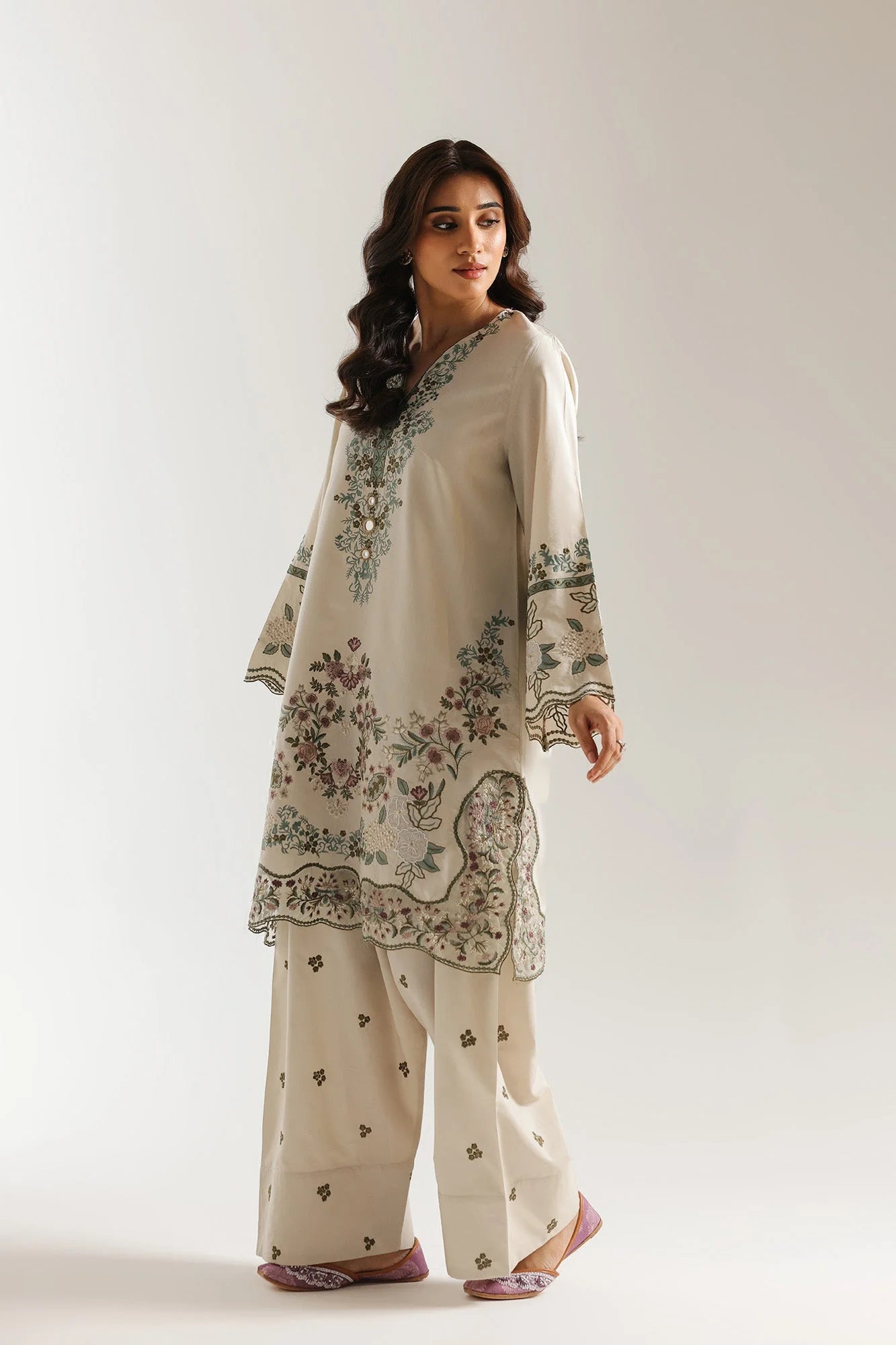ETHNC EMBROIDERED SUIT (E4056/103/006)