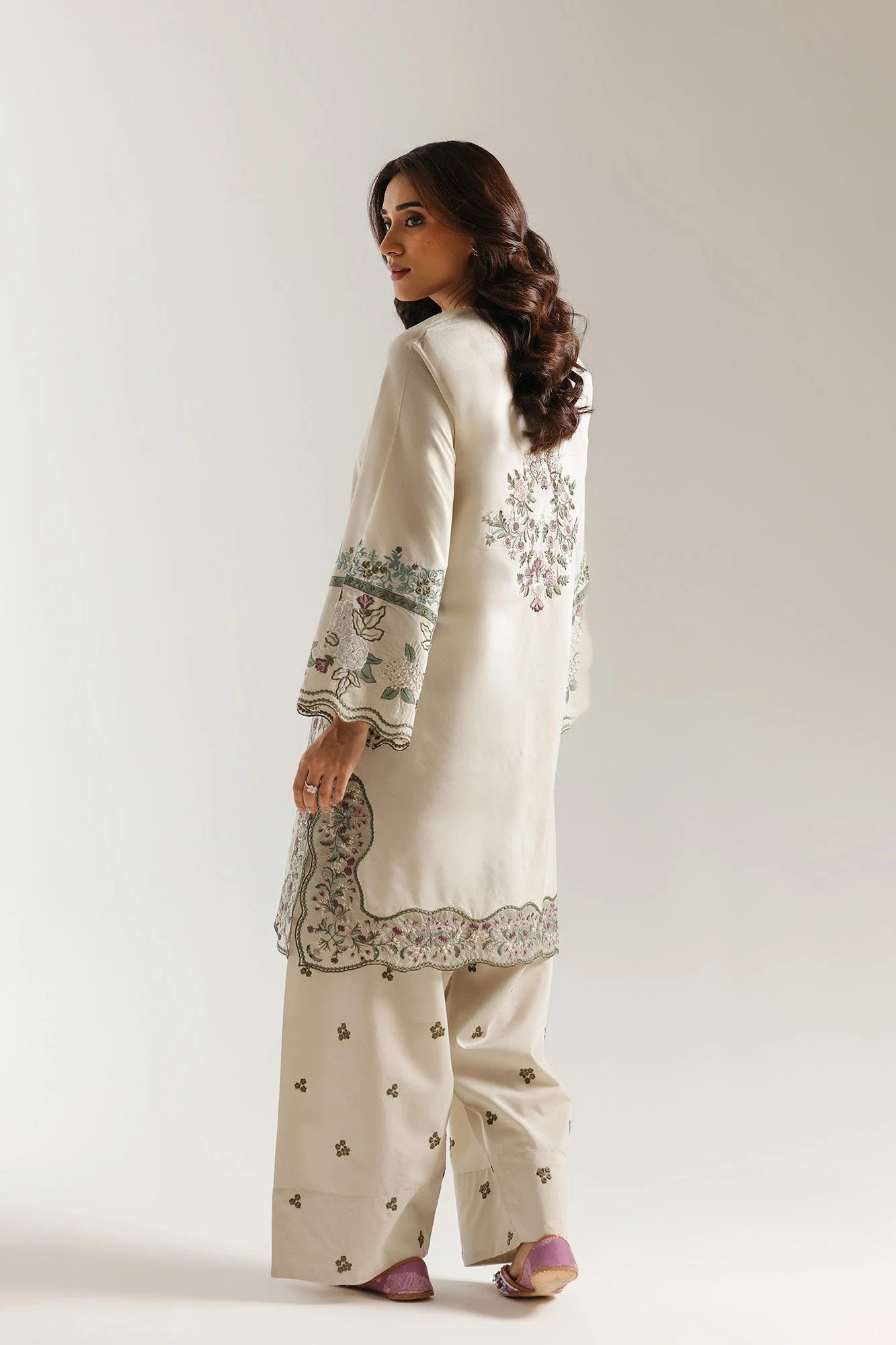 ETHNC EMBROIDERED SUIT (E4056/103/006)