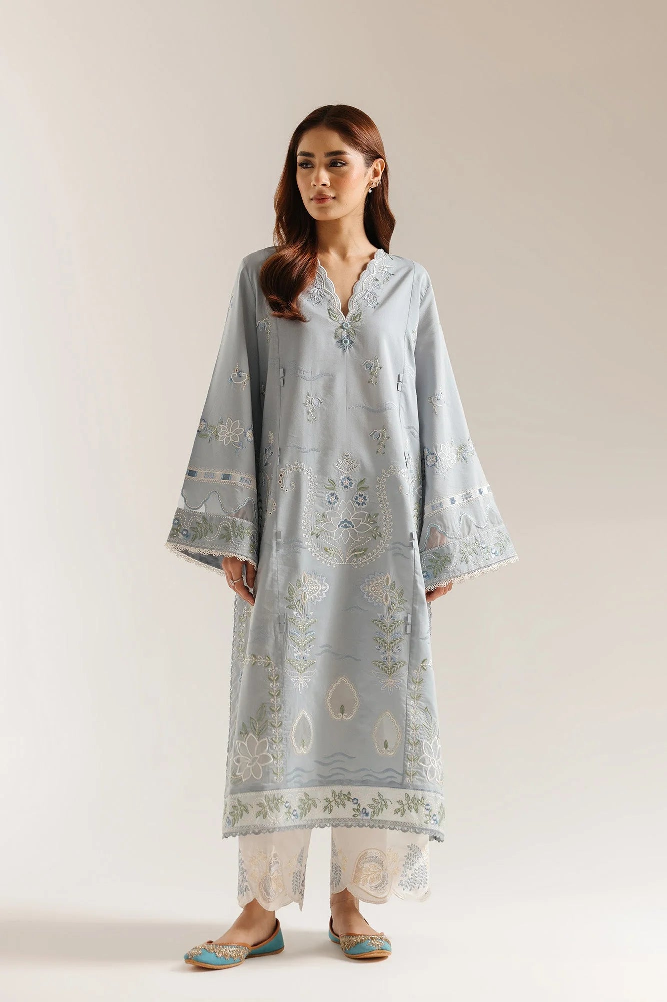 EMBROIDERED SUIT (E4062/103/634)