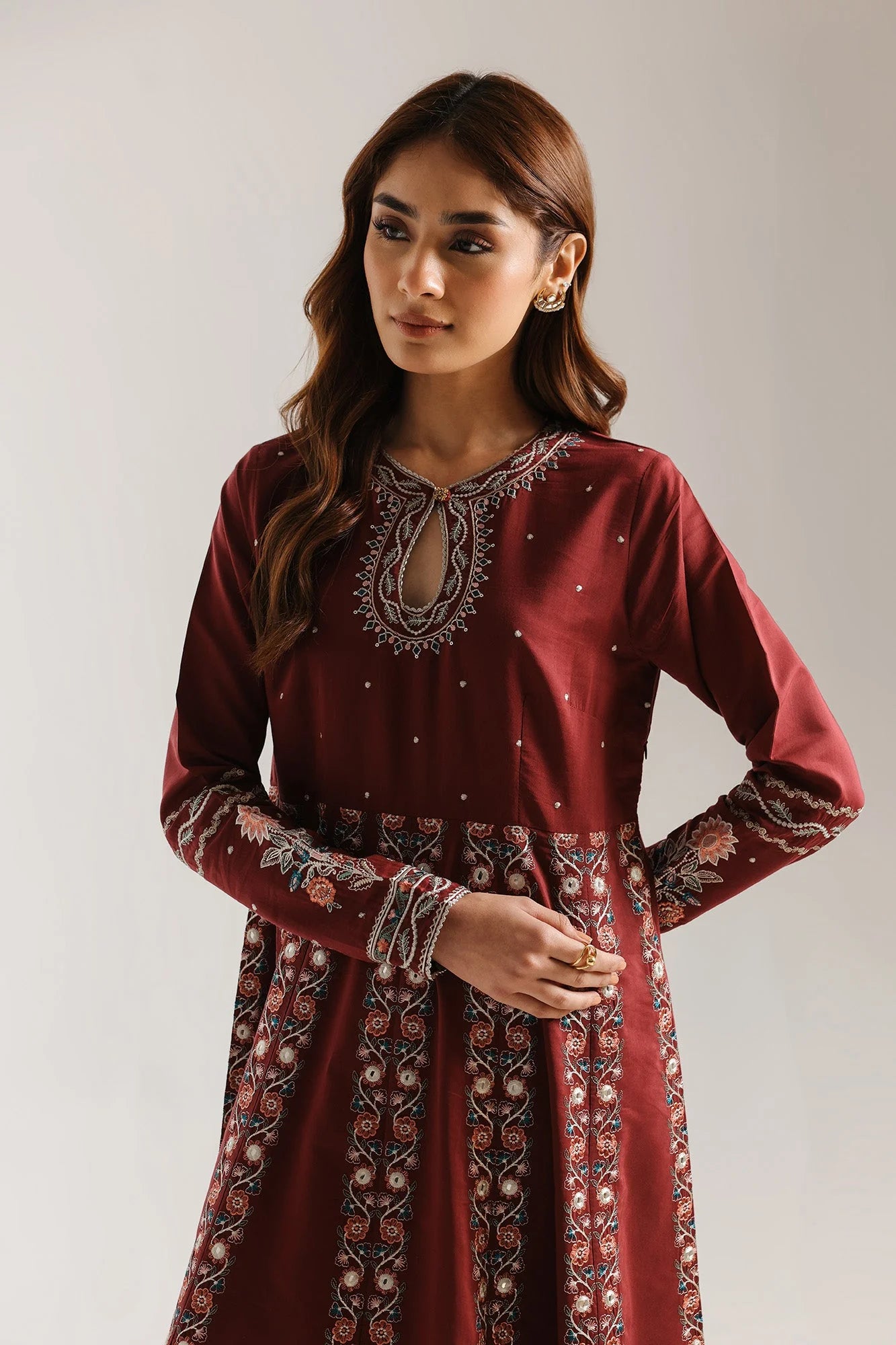 EMBROIDERED DRESS (E4066/103/304)